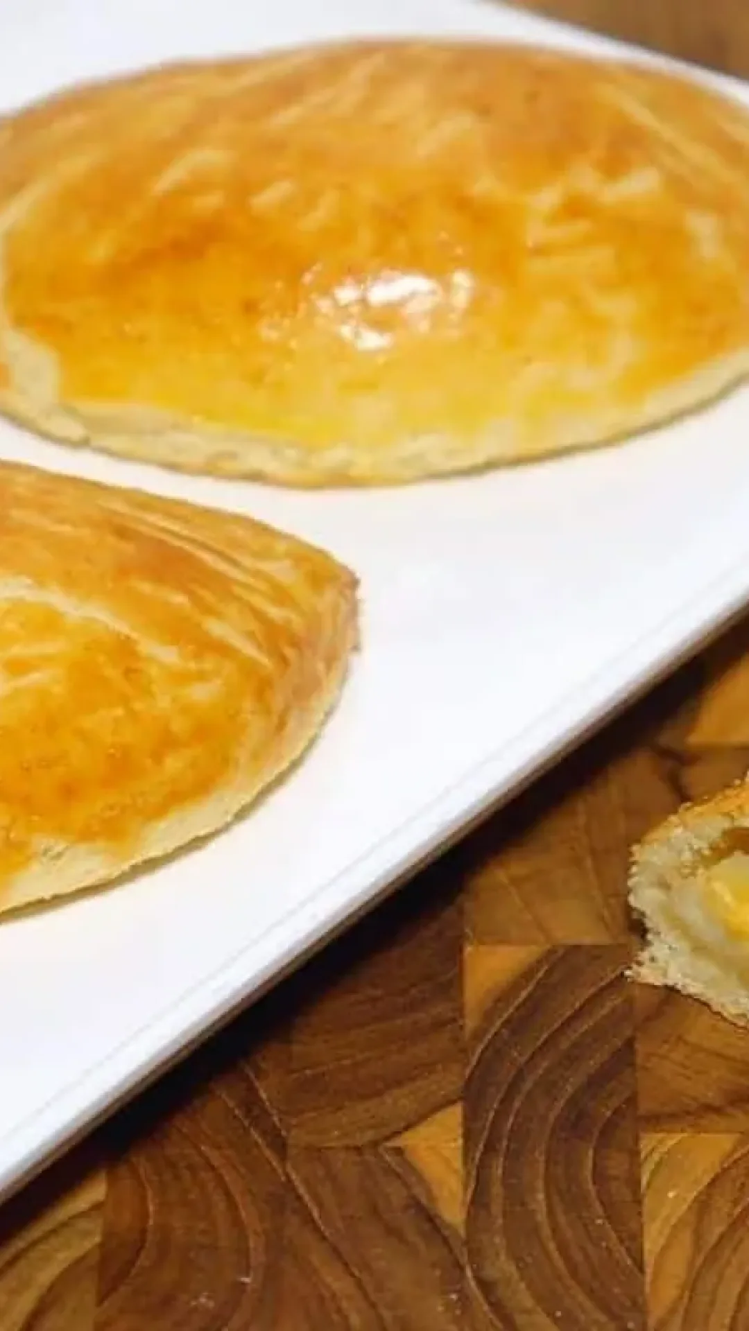 Pastel assado com massa feita com guaraná que fica espetacular