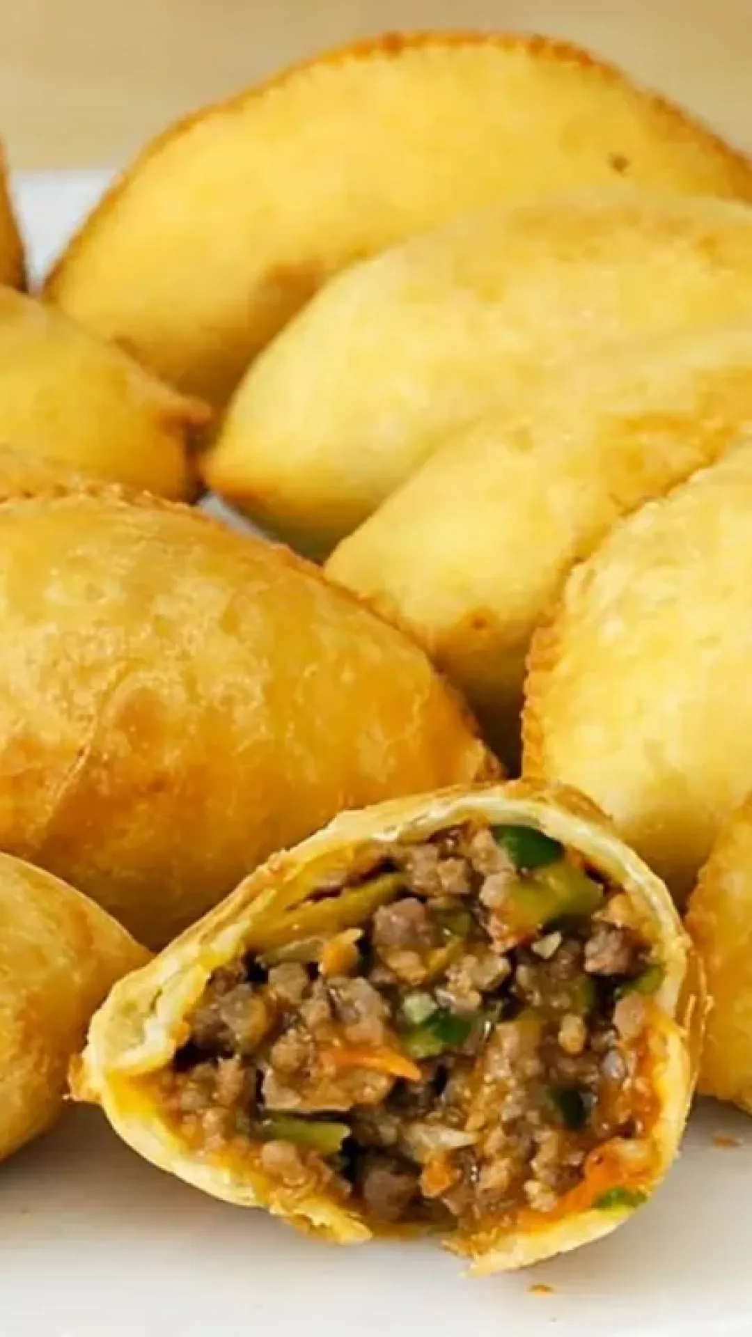 Pastel sequinho e crocante com massa caseira fica melhor que o pastel da pastelaria