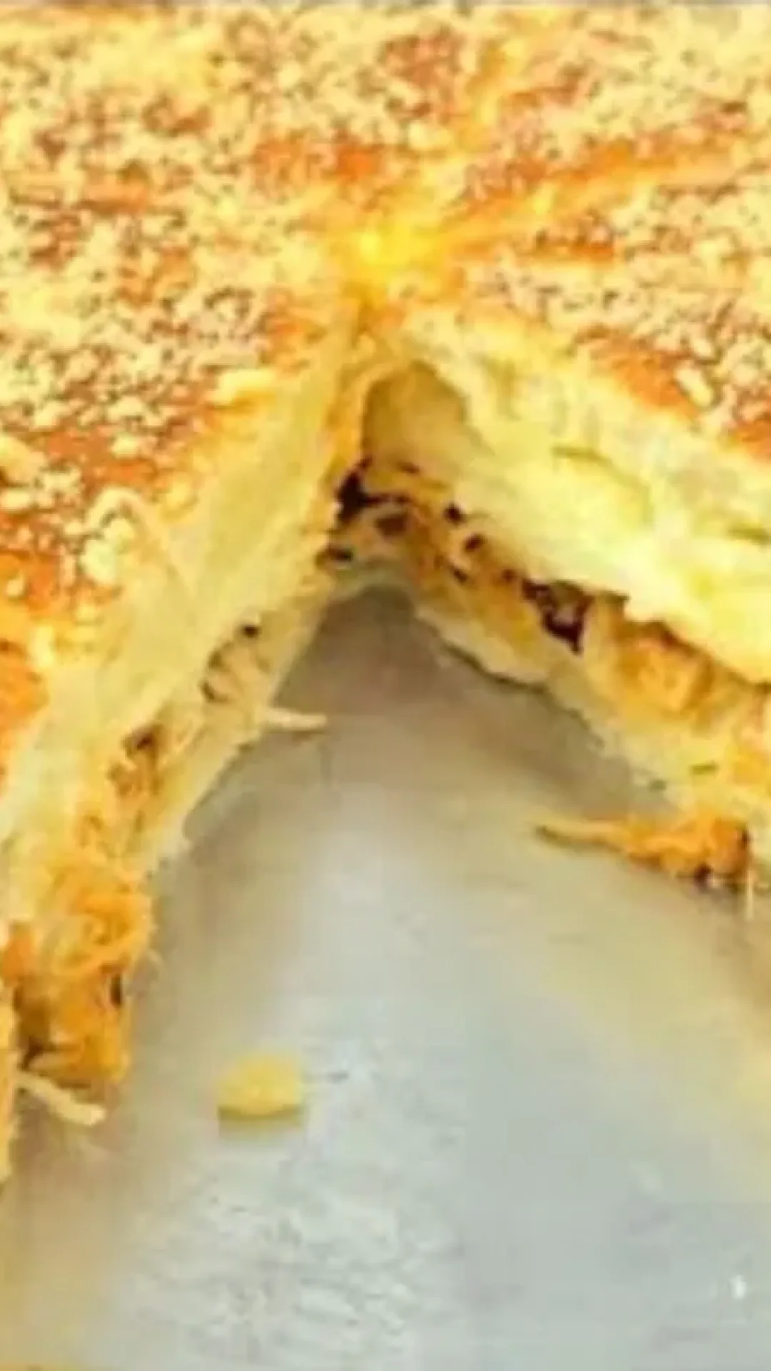 Pastelão de frango com bacon, queijo e uma massa de batata fofinha, simplesmente divino