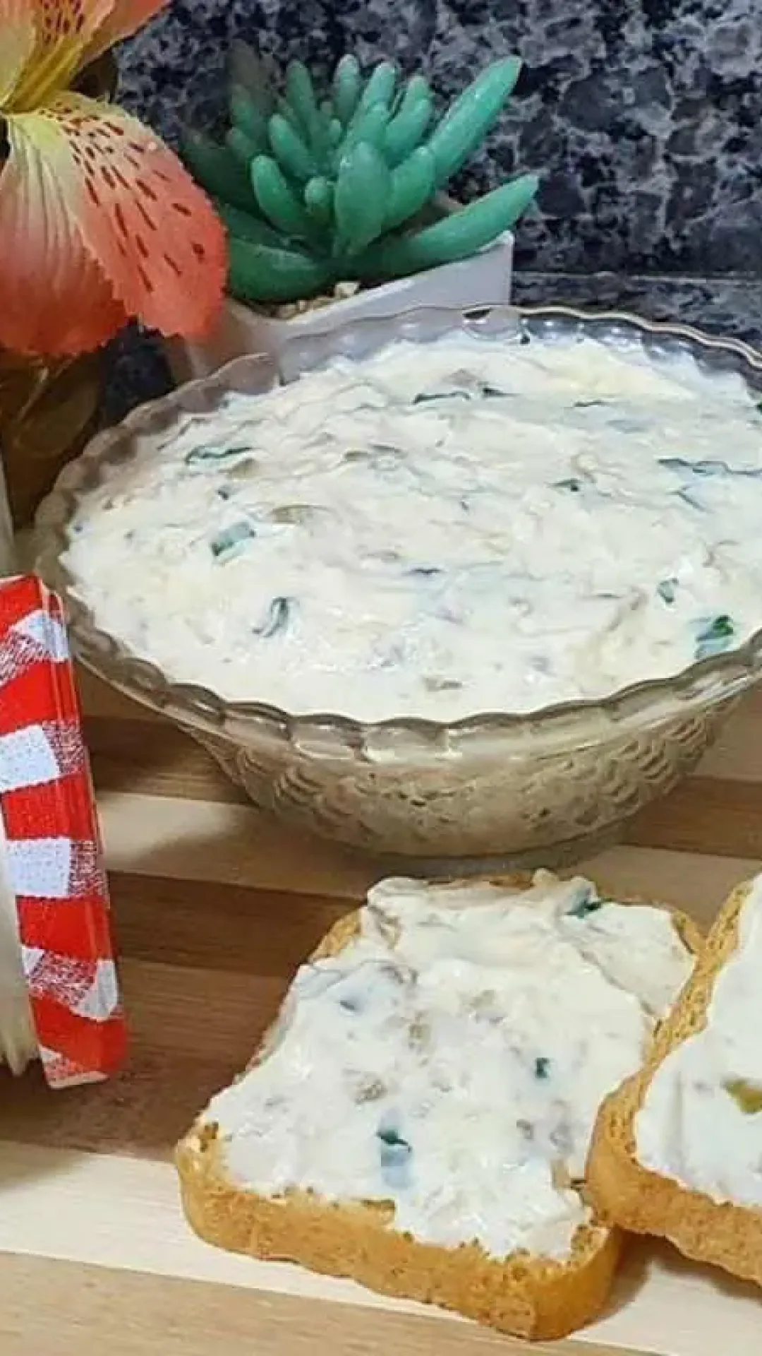 Patê de queijo e azeitona super saboroso para acompanhar seus lanches e petiscos