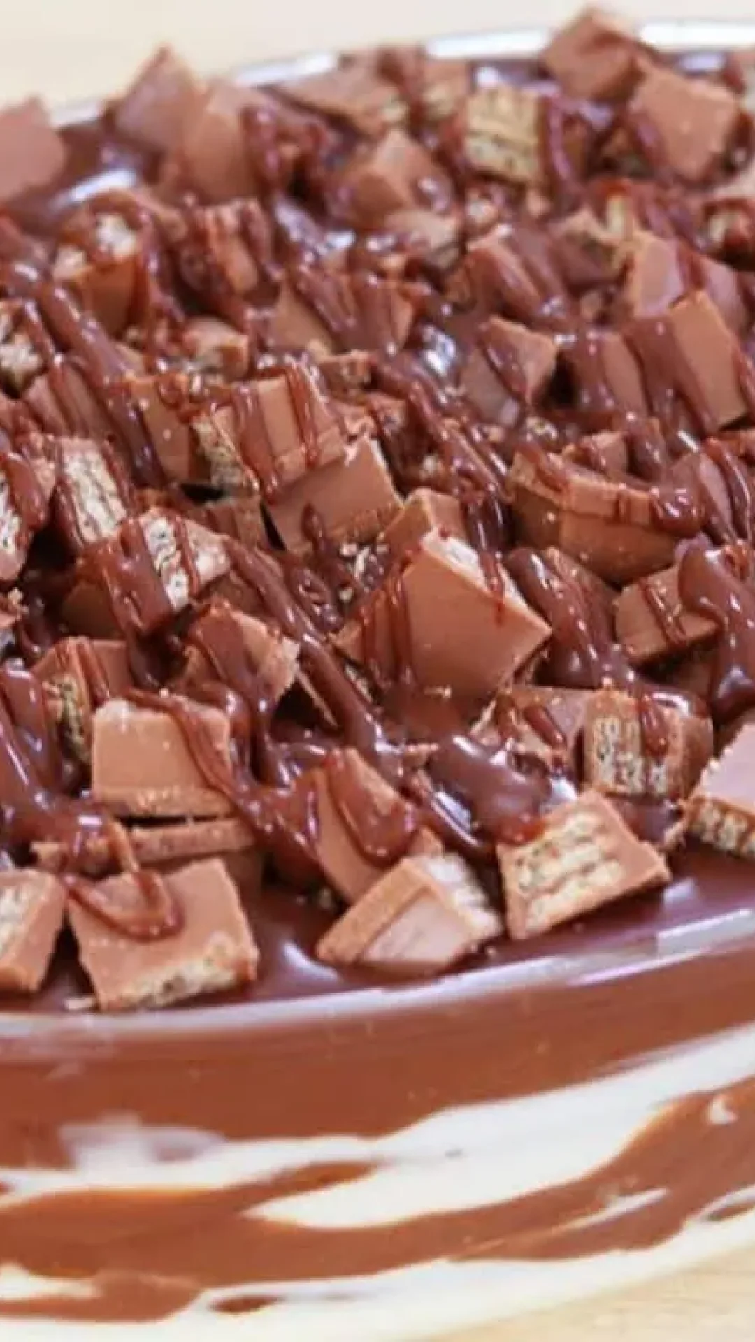 Pavê de kitkat fácil e irresistível, uma sobremesa de sucesso que todo mundo vai amar