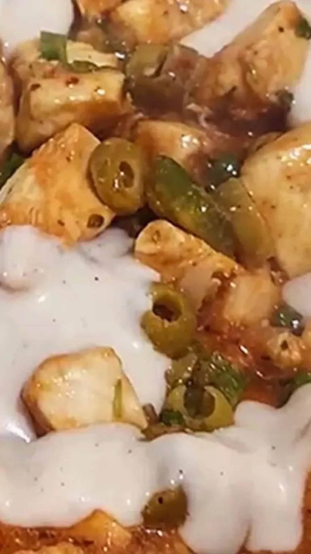 Peito de frango suculento feito de um jeito simples e delicioso para variar no almoço de domingo