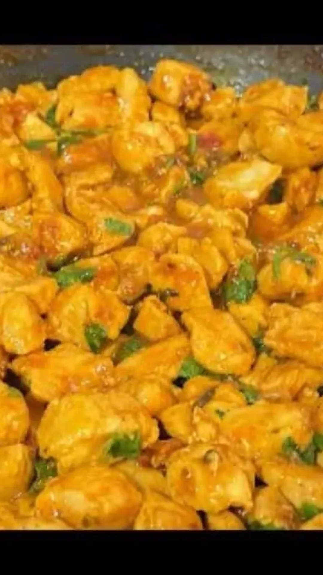 Peito de frango suculento, preparado de um jeito especial para ficar muito macio e saboroso