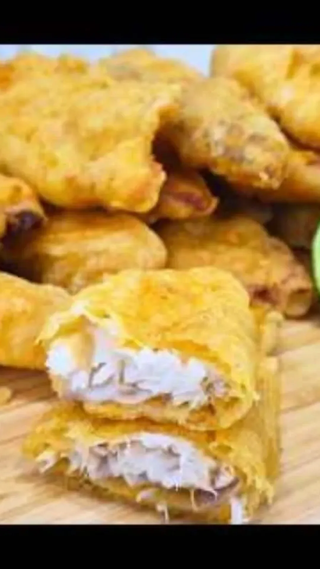 Peixe empanado crocante, que fica muito sequinho por fora e suculento por dentro
