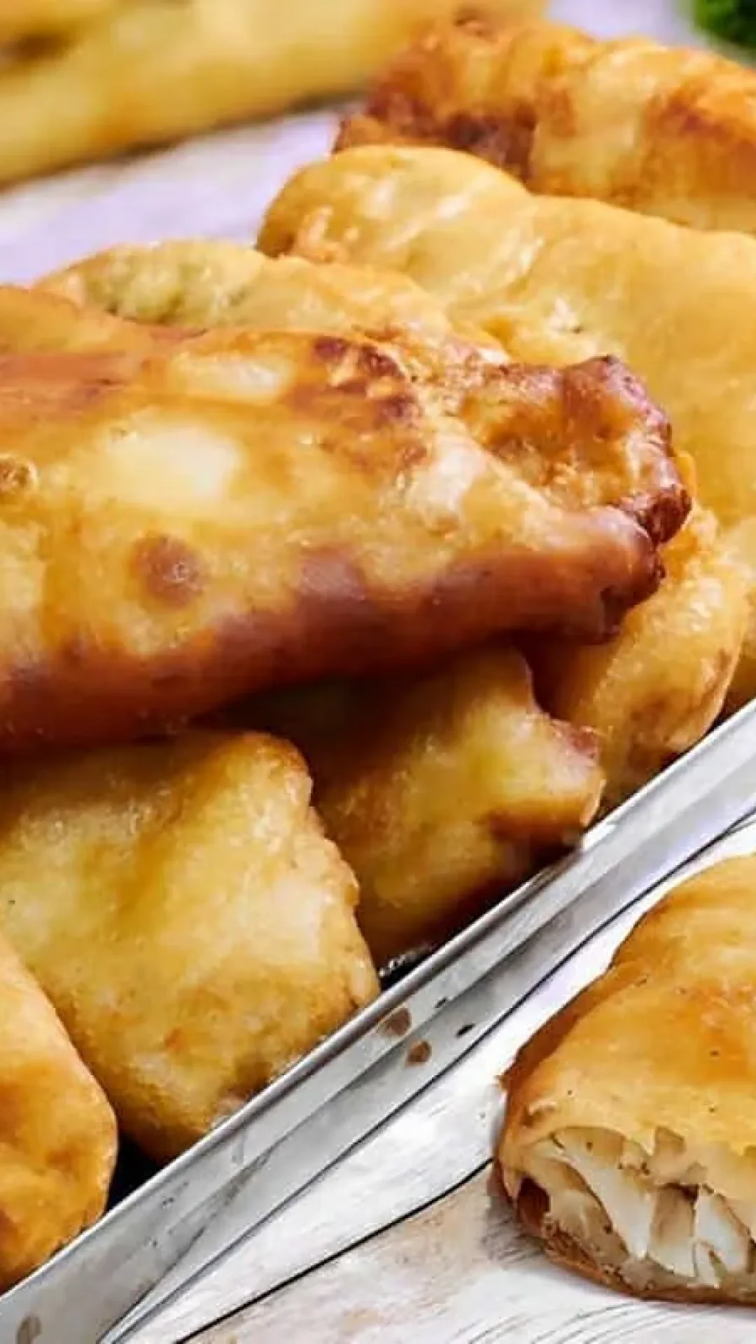 Peixe empanado diferente com uma casquinha deliciosa receita de restaurante de praia