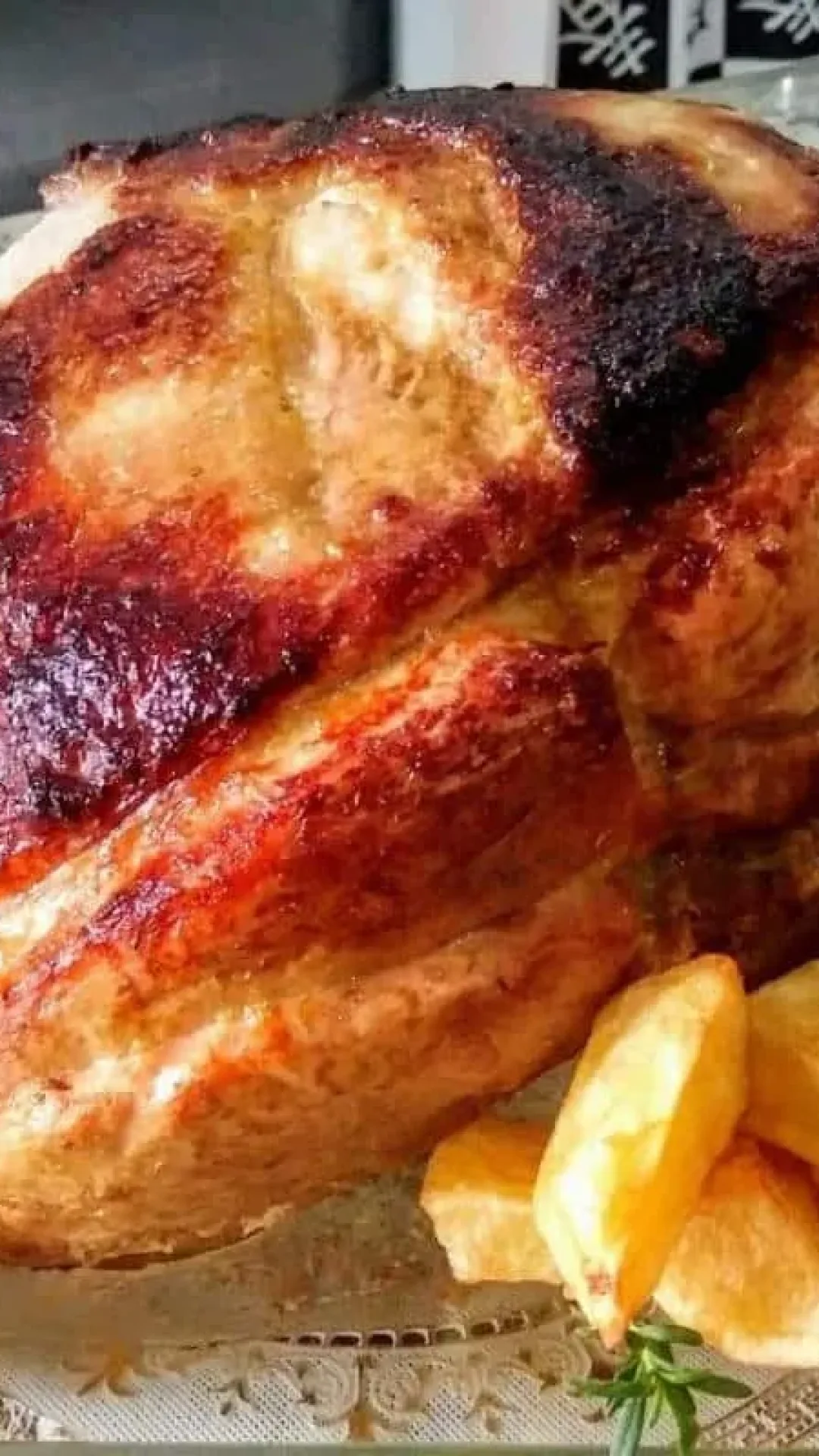 Pernil assado de natal: veja como fazer para ficar suculento e desmanchando