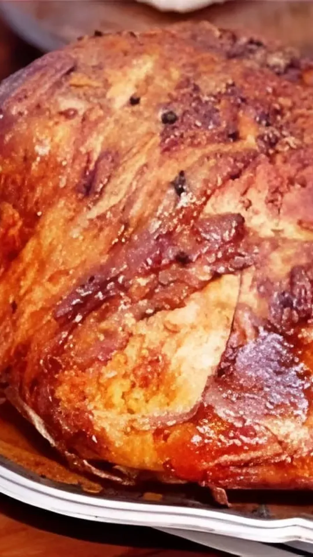 Pernil assado no forno um almoço barato e delicioso serve uma família grande