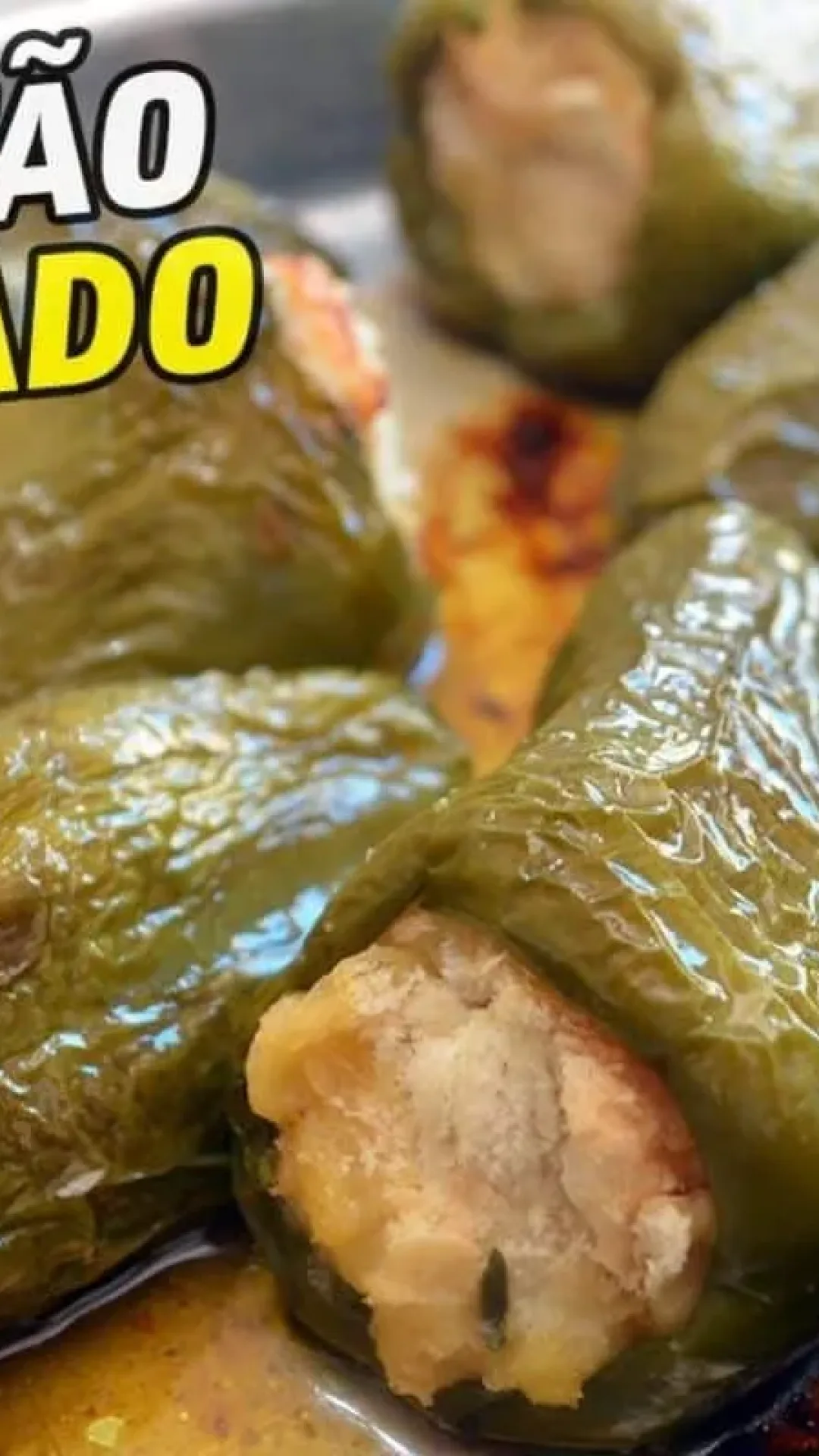 Pimentão recheado, uma delícia com carne moída bem temperada, que fica super suculenta