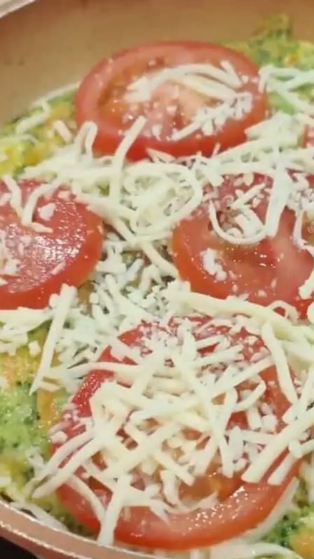 Pizza de brócolis sem glúten free: receita sem farinha de trigo muito leve e saborosa para o seu jantar ser mais saudável