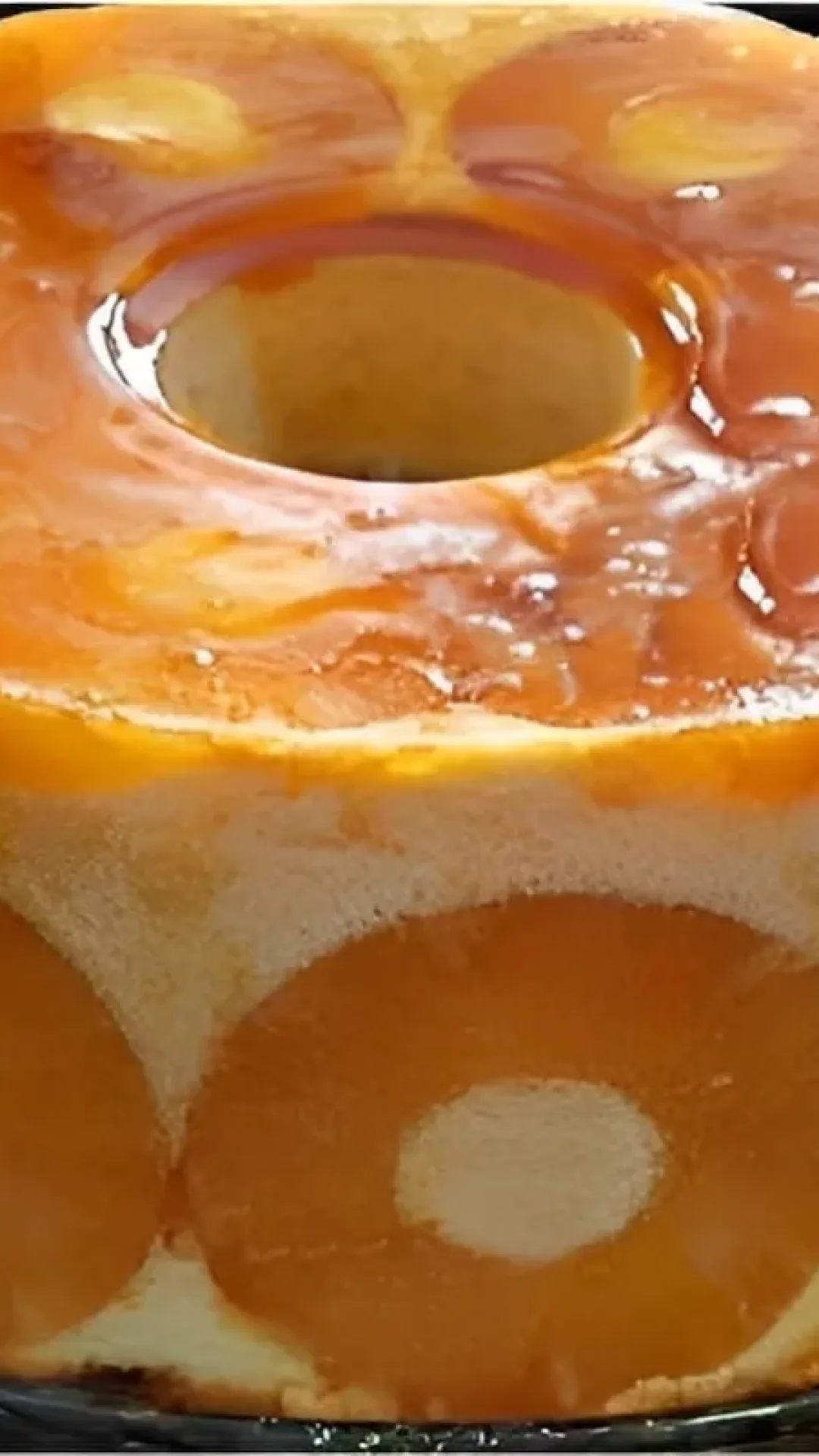 Pudim de abacaxi com a fruta não vai ao forno é só bater os ingredientes e levar à geladeira