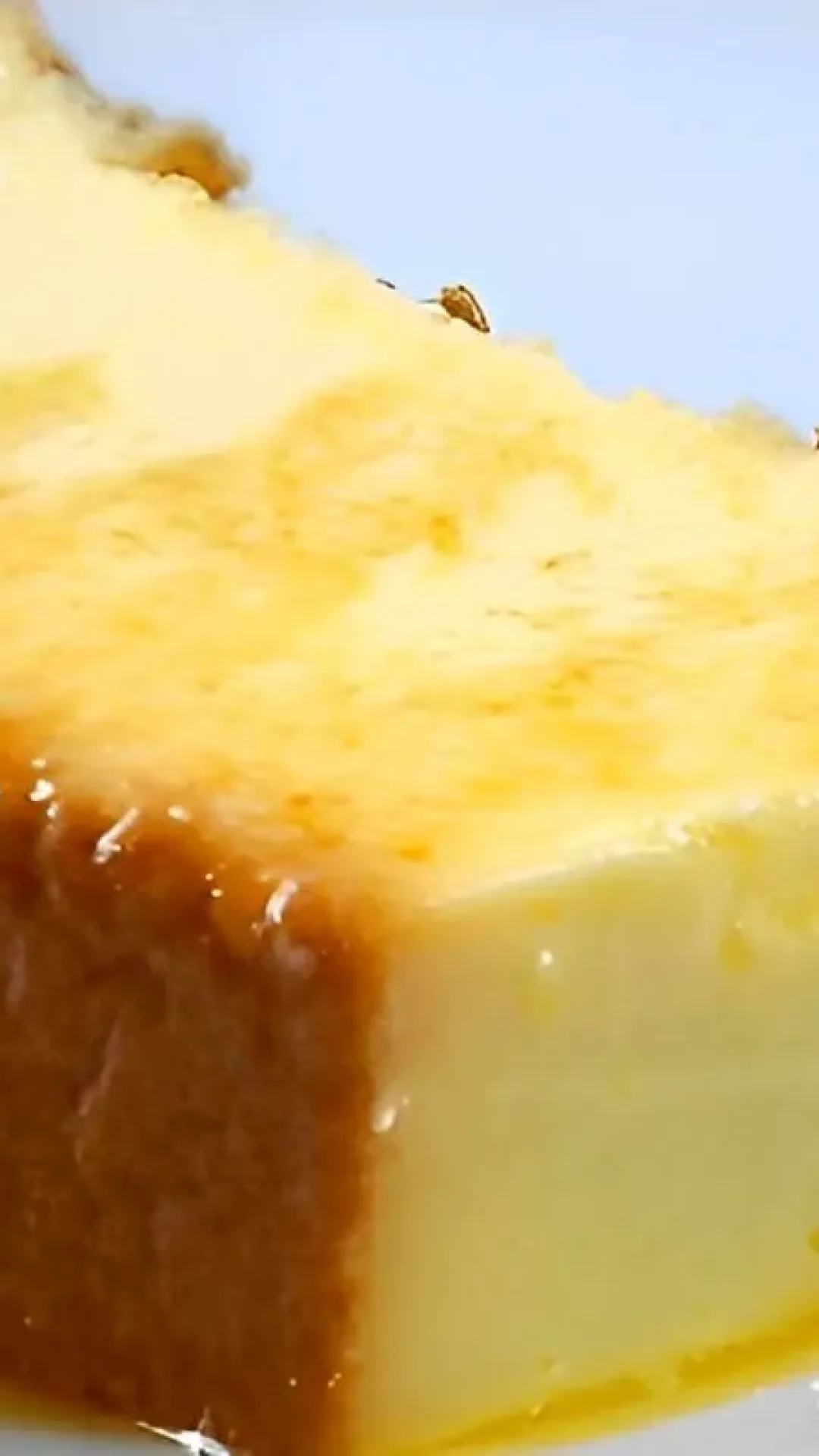 Pudim de abacaxi com a fruta uma sobremesa de liquidificador deliciosa e fácil de preparar