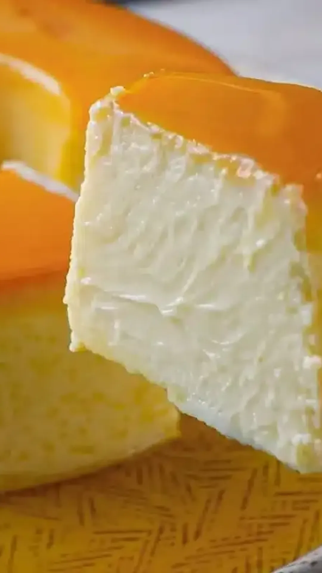 Pudim de iogurte feito com apenas dois ingredientes simples, uma sobremesa super rápida e leve