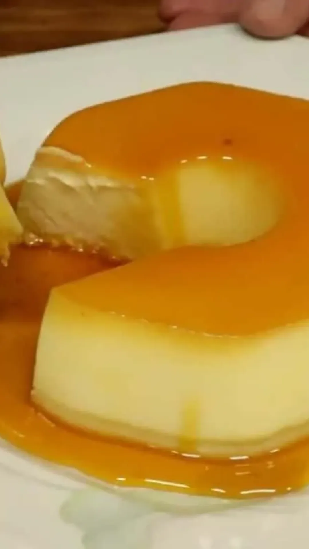 Pudim de leite condensado com coco super cremoso e fácil de fazer, a sobremesa perfeita