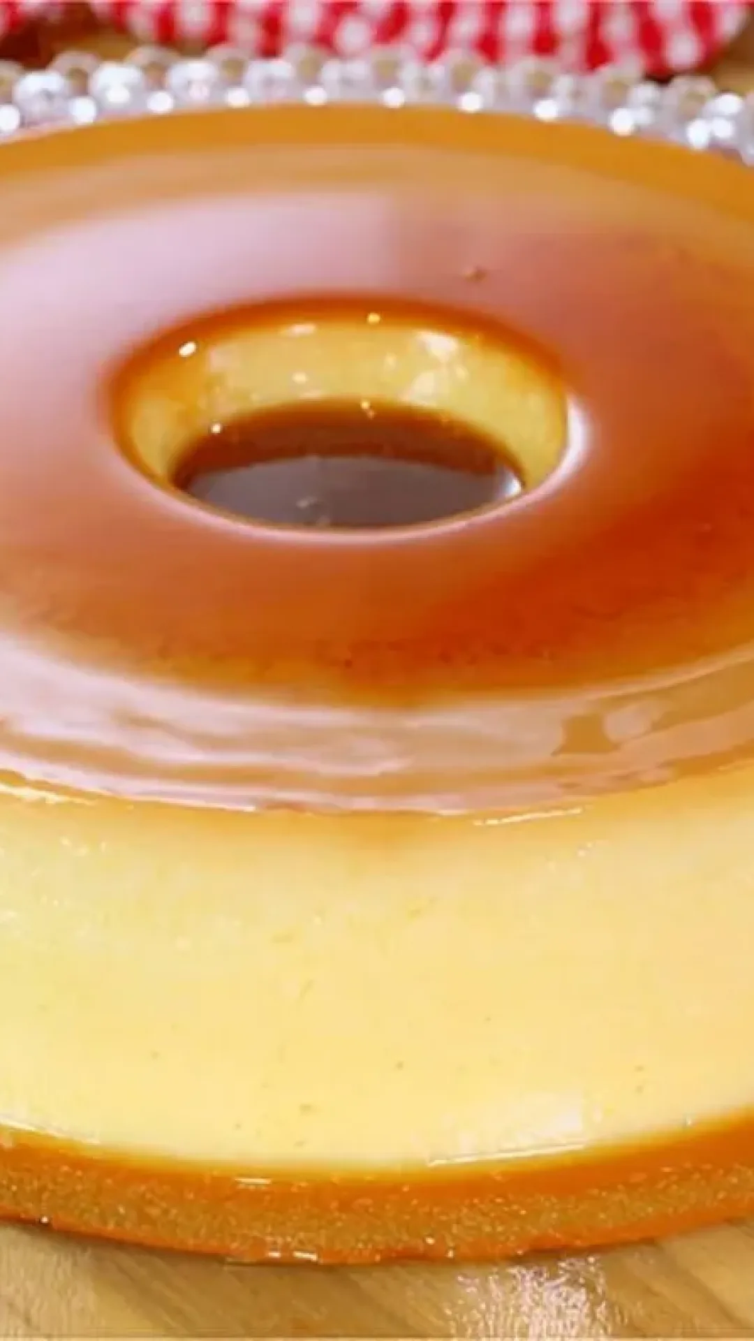 Pudim de leite condensado tradicional e sem furinhos a sobremesa perfeita para qualquer ocasião