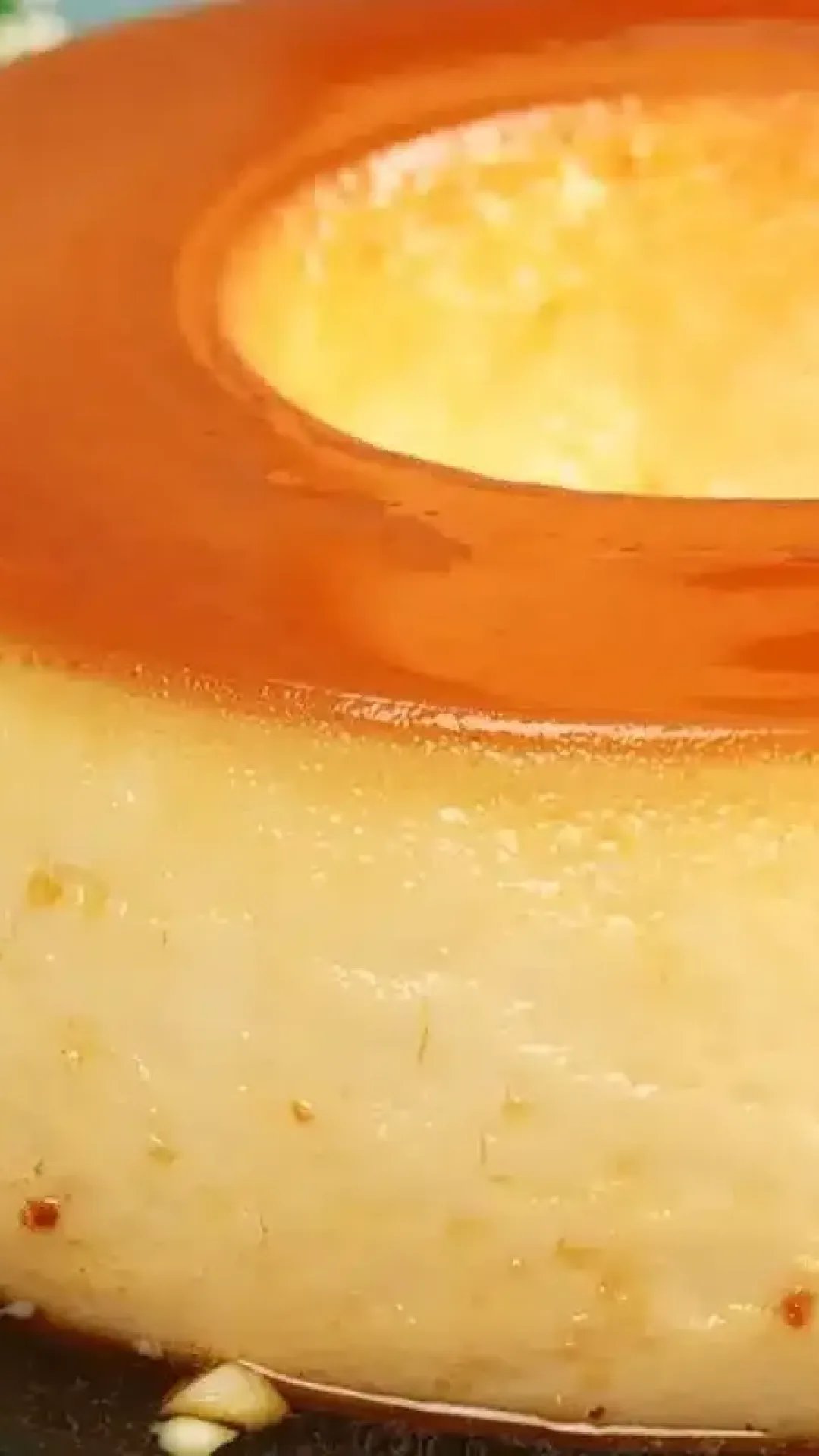 Pudim de leite condensado tradicional super cremoso e liso, para você servir bem geladinho