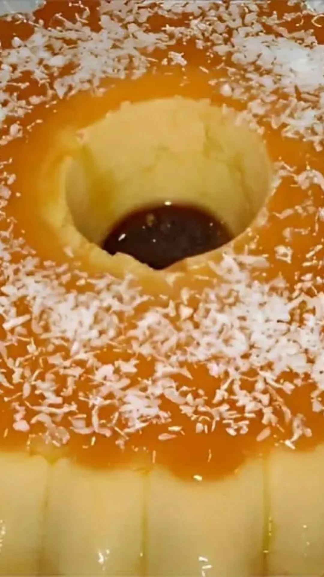 Pudim de leite de coco uma sobremesa simples com sabor de coco que fica uma delícia