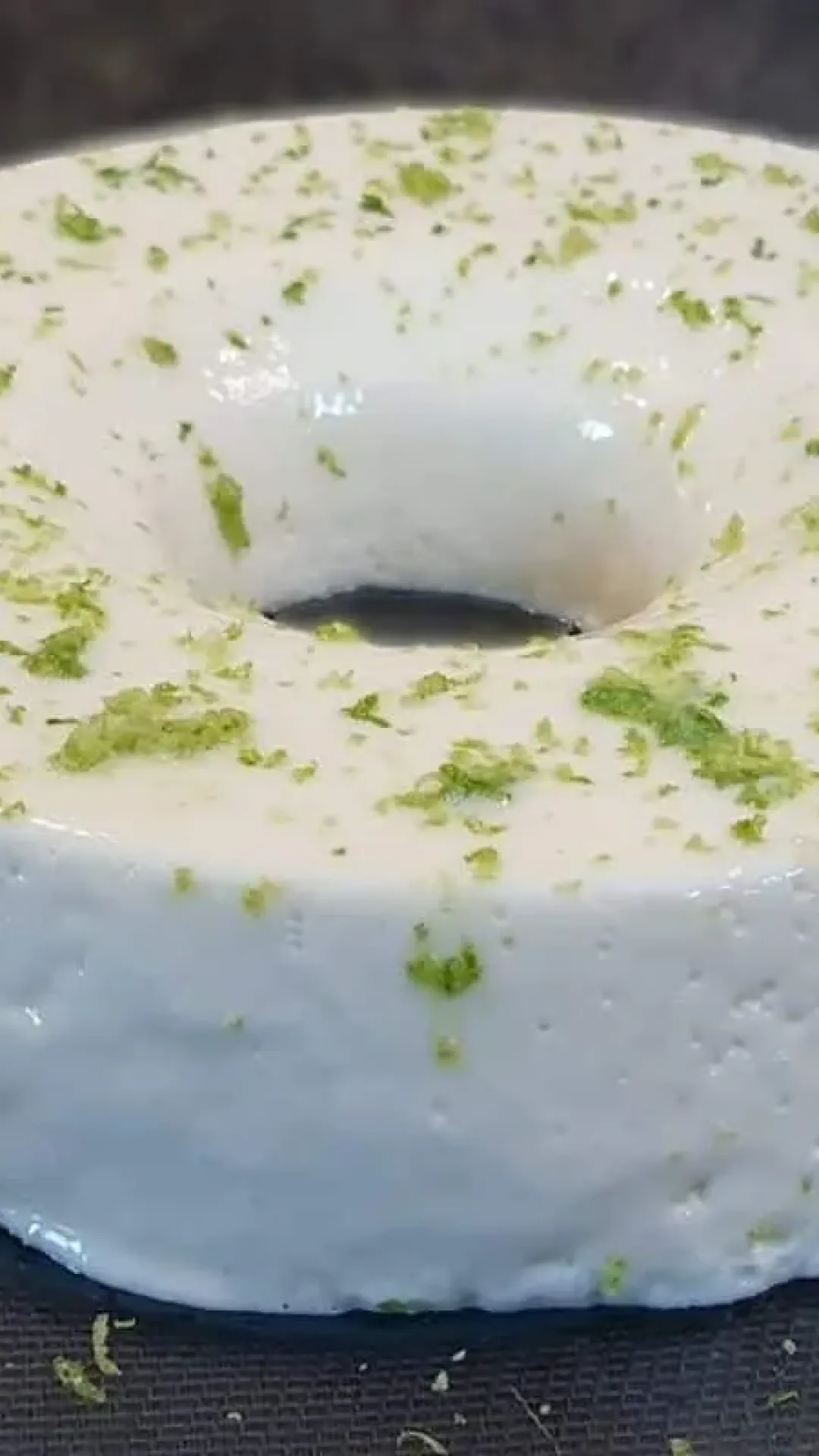 Pudim de limão sem forno que não vai ovo e nem maizena e fica cremoso e muito refrescante