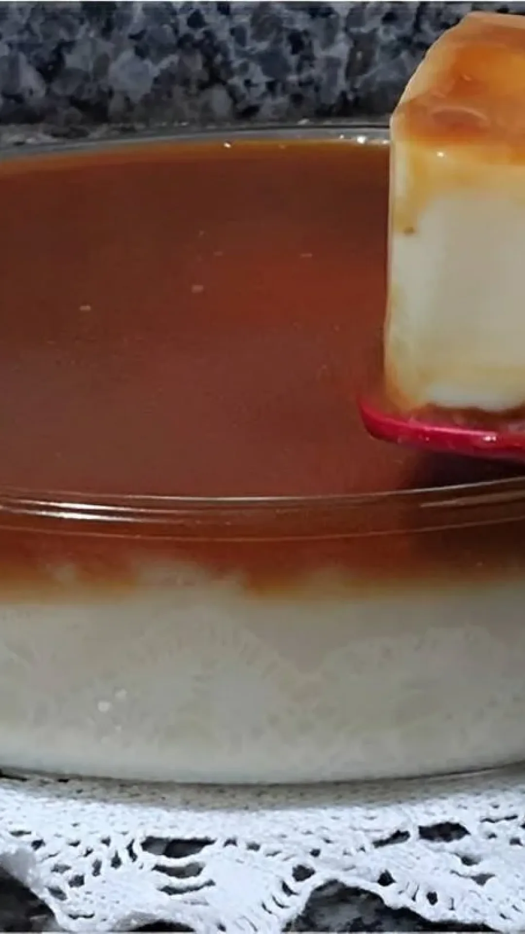 Pudim de maisena na travessa ele não vai ao forno uma sobremesa fácil e rápida para o natal