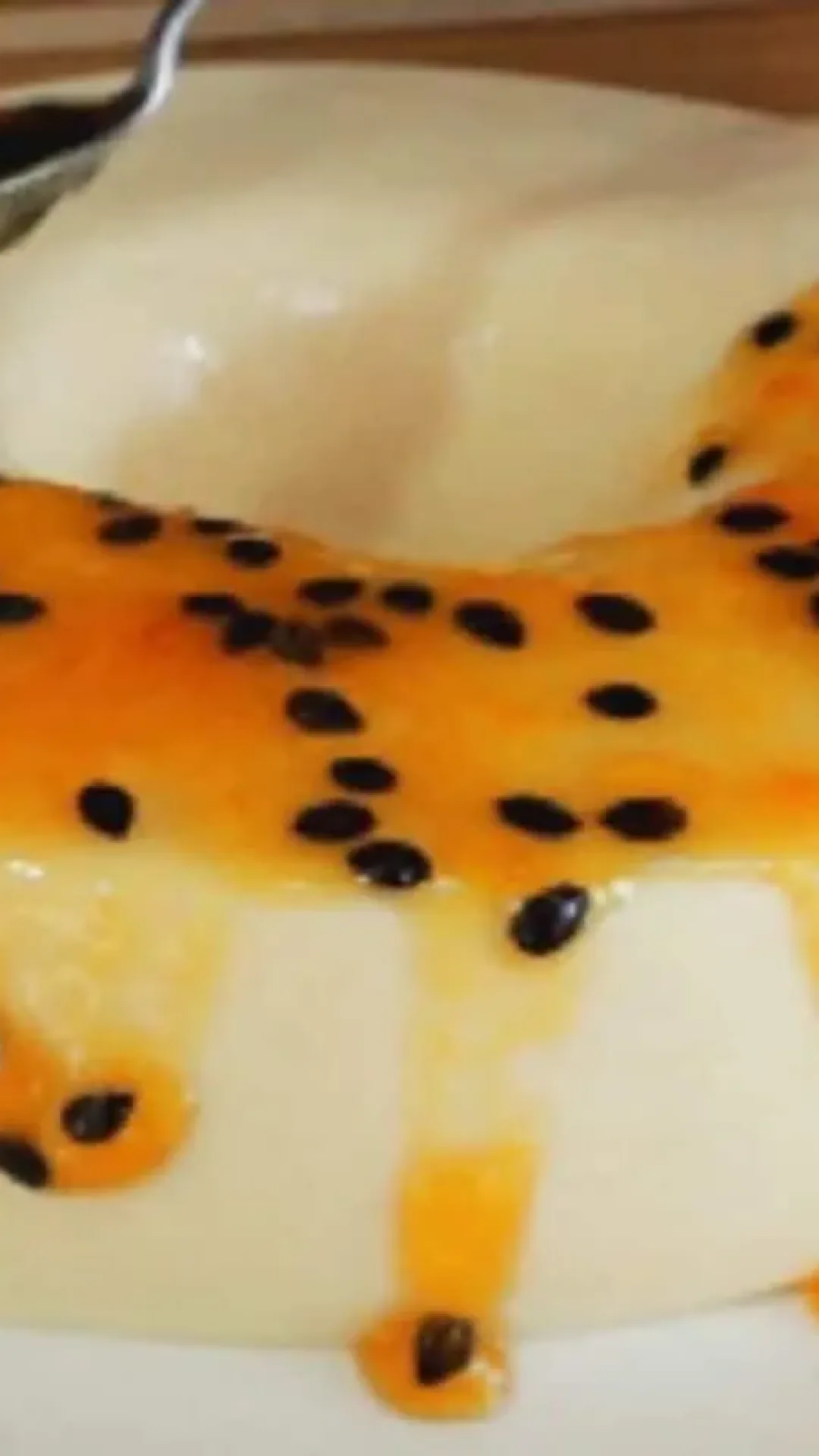 Pudim de maracujá: a sobremesa mais fácil e deliciosa que você pode fazer sem usar forno e fogão