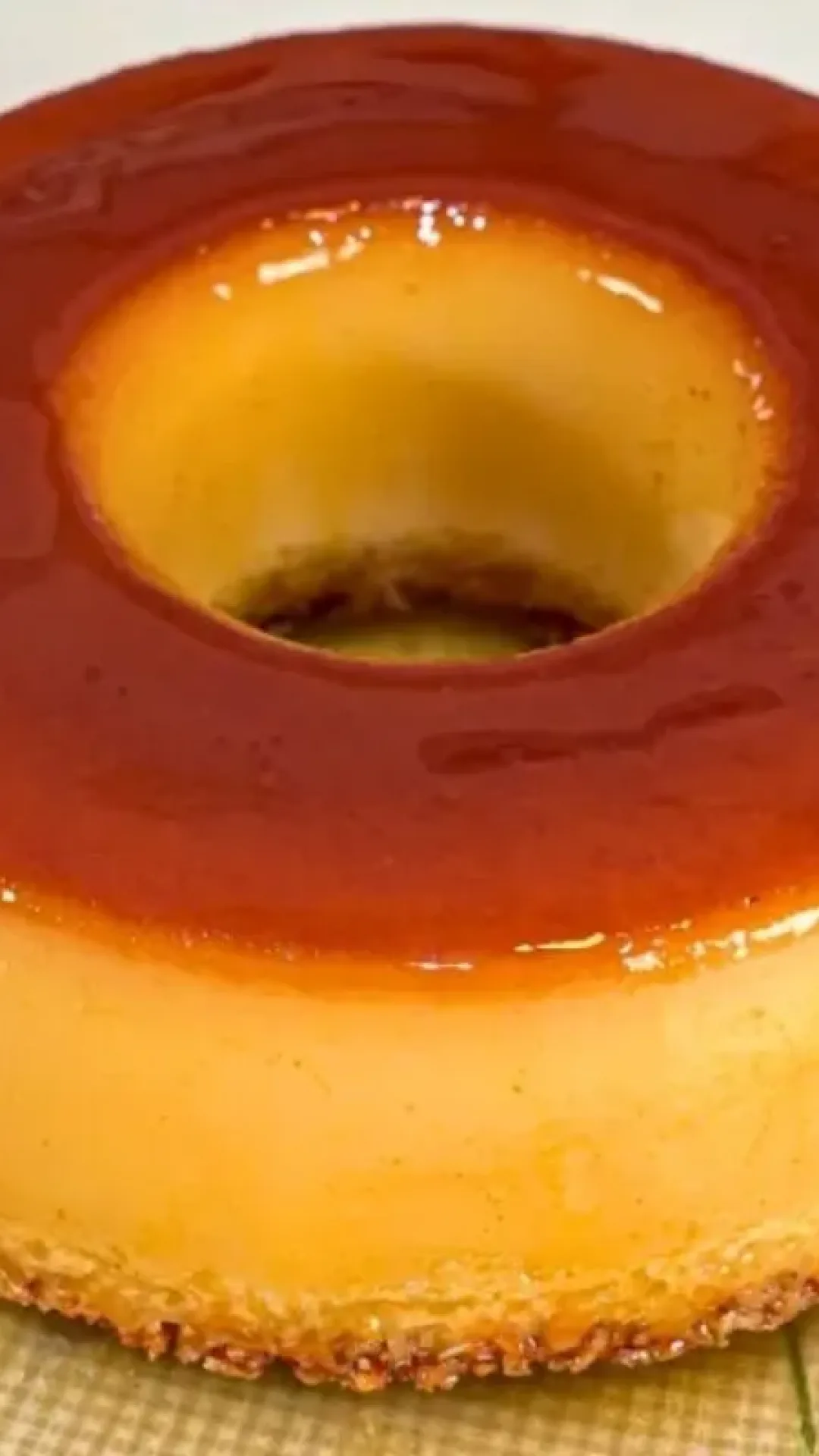 Pudim de padaria original, que derrete na boca e é fácil de preparar, perfeito para a sobremesa