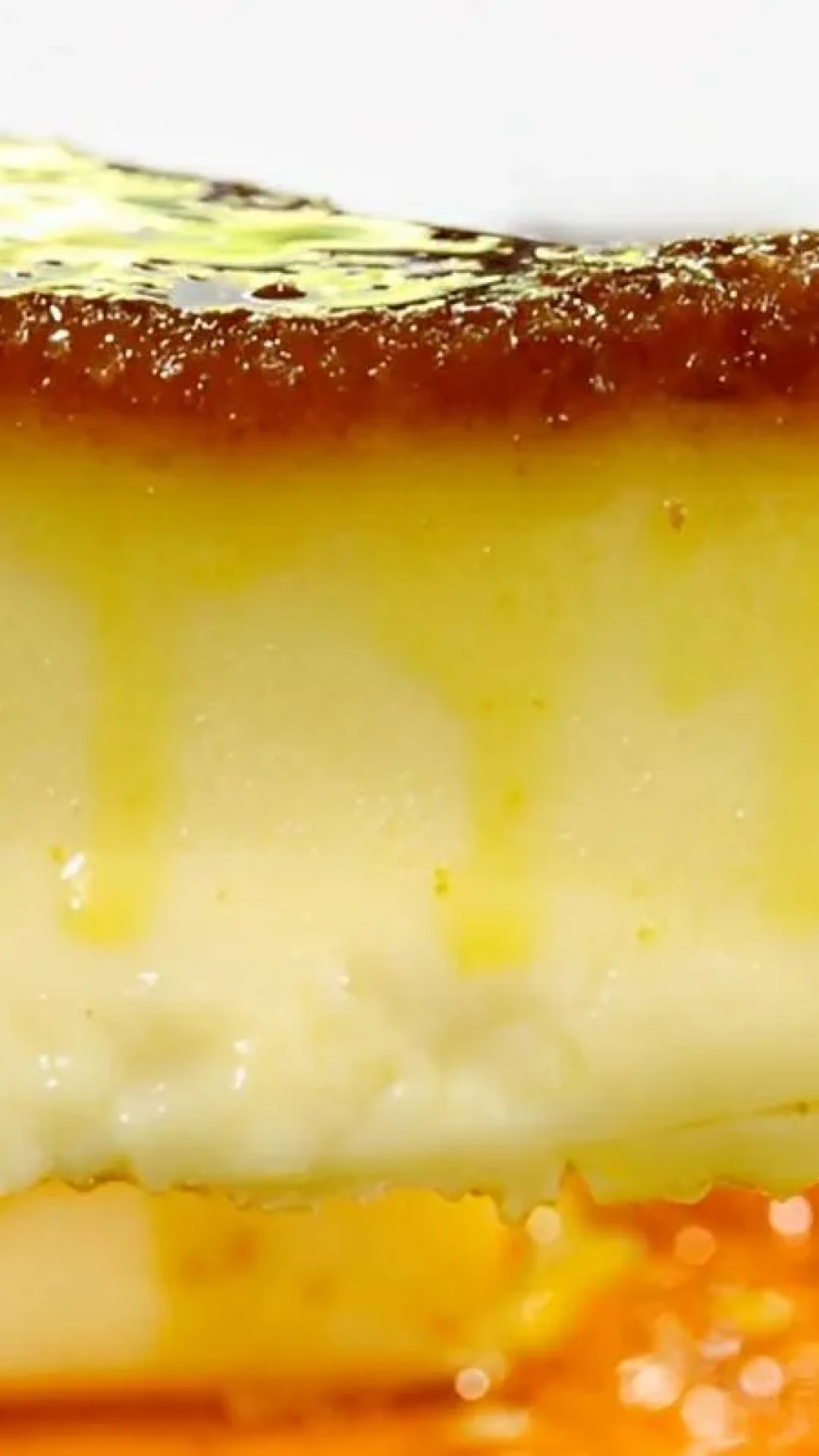 Pudim de pão fácil basta bater os ingredientes e levar para assar em banho-maria