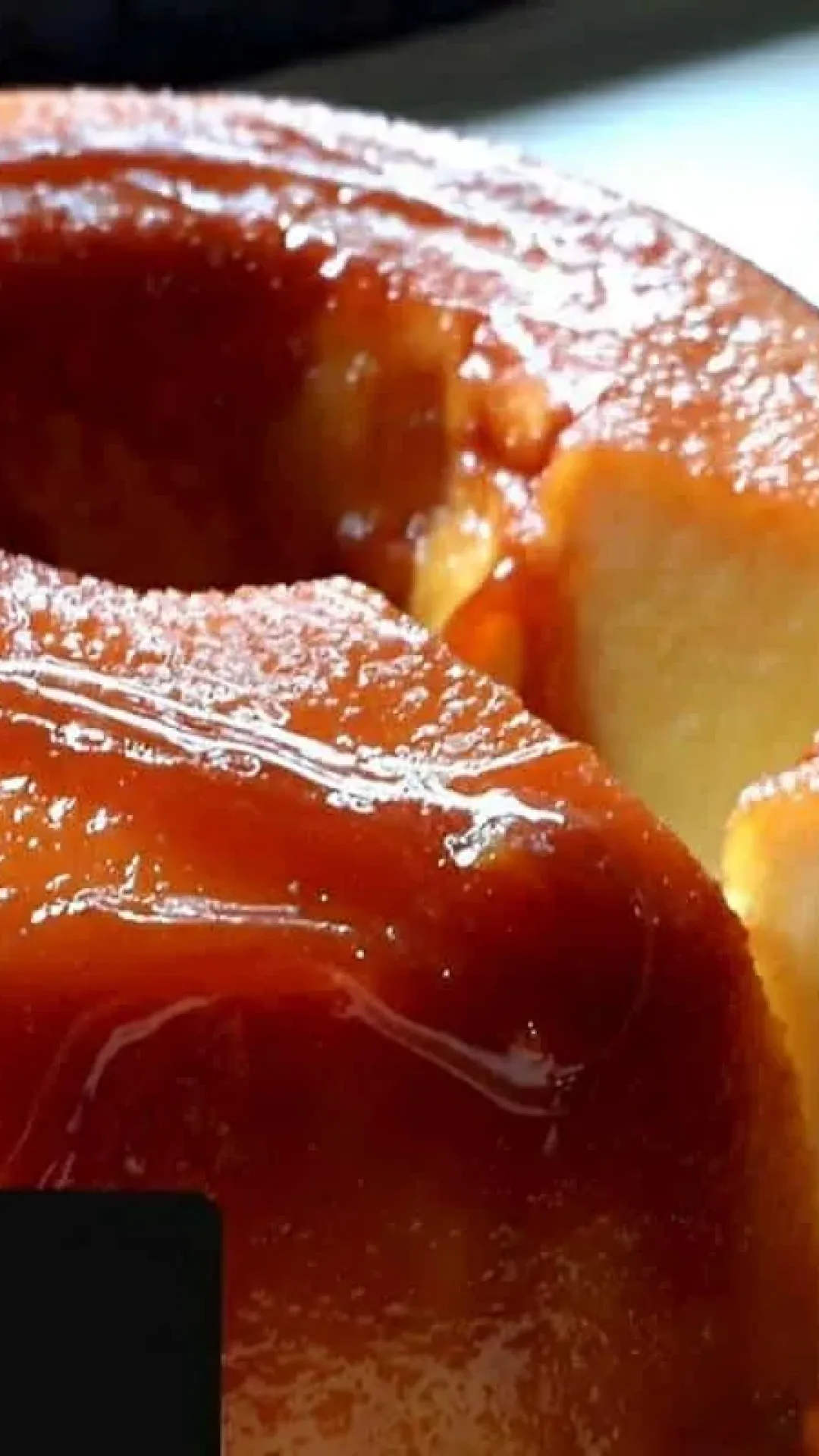Pudim de pão velho que não vai ao forno fica pronto mais rápido e é bem mais fácil de fazer