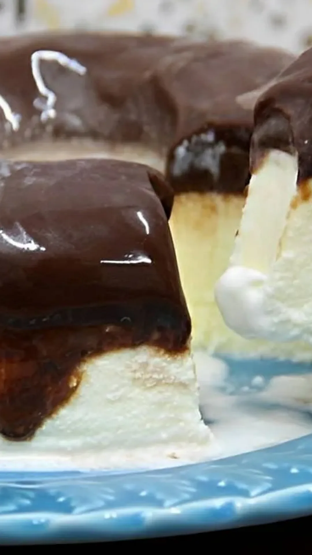 Pudim de sorvete com coco uma sobremesa deliciosa e refrescante para o dia das mães