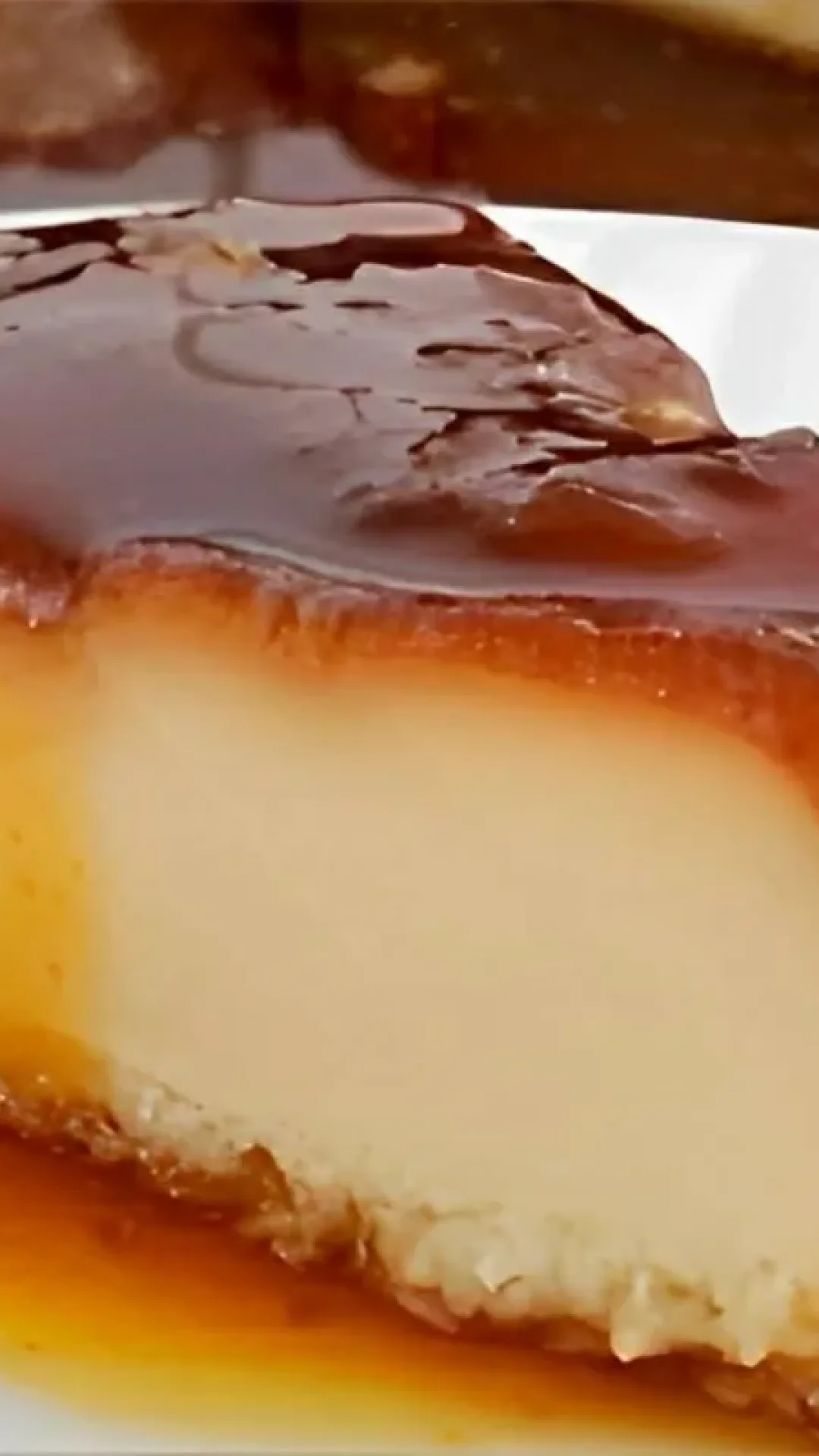 Pudim engana visita feito com um ingrediente secreto que você tem no seu armário uma delícia