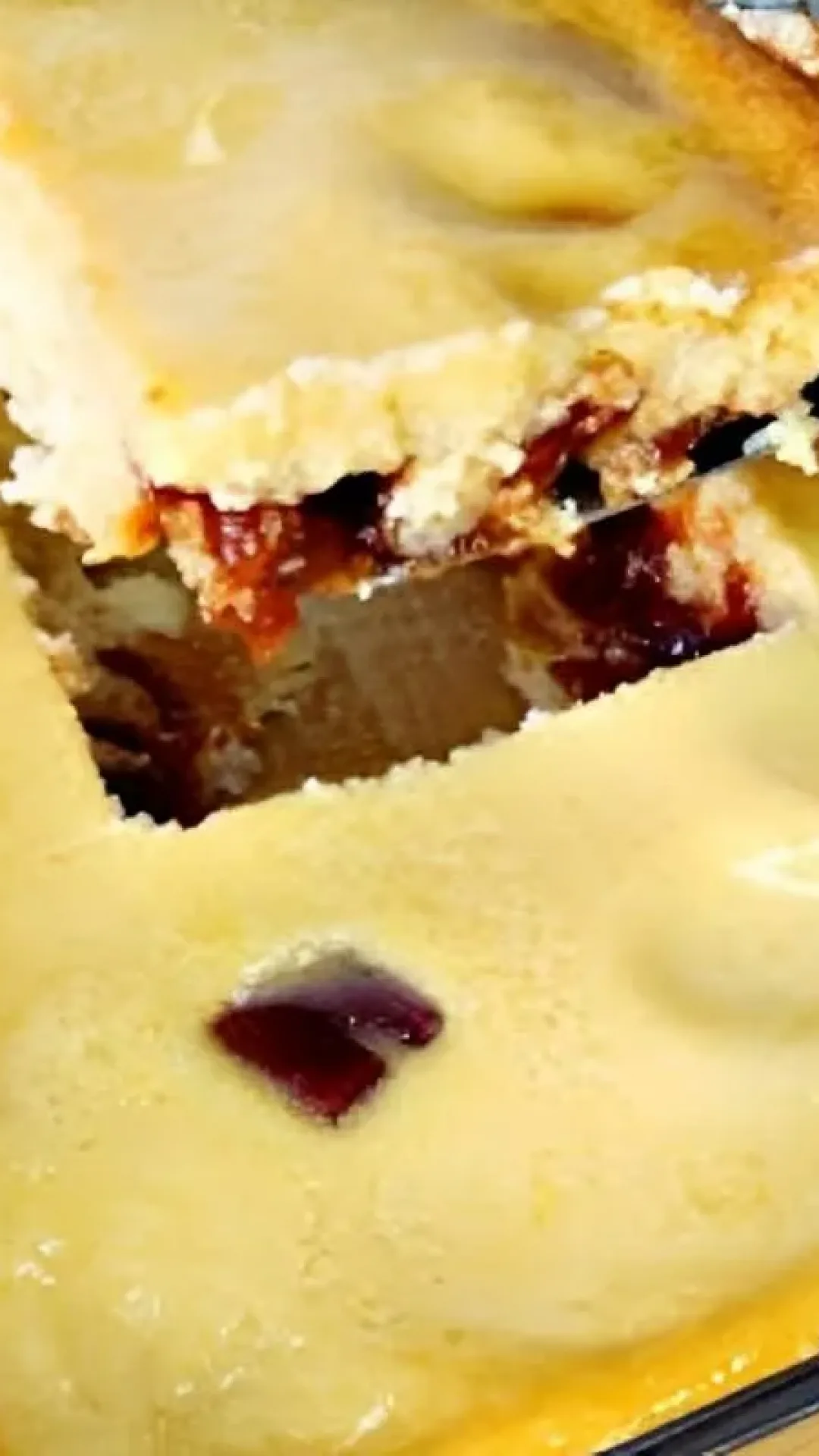 Pudim na travessa recheado com goiabada uma sobremesa diferente e deliciosa para seu fim de semana