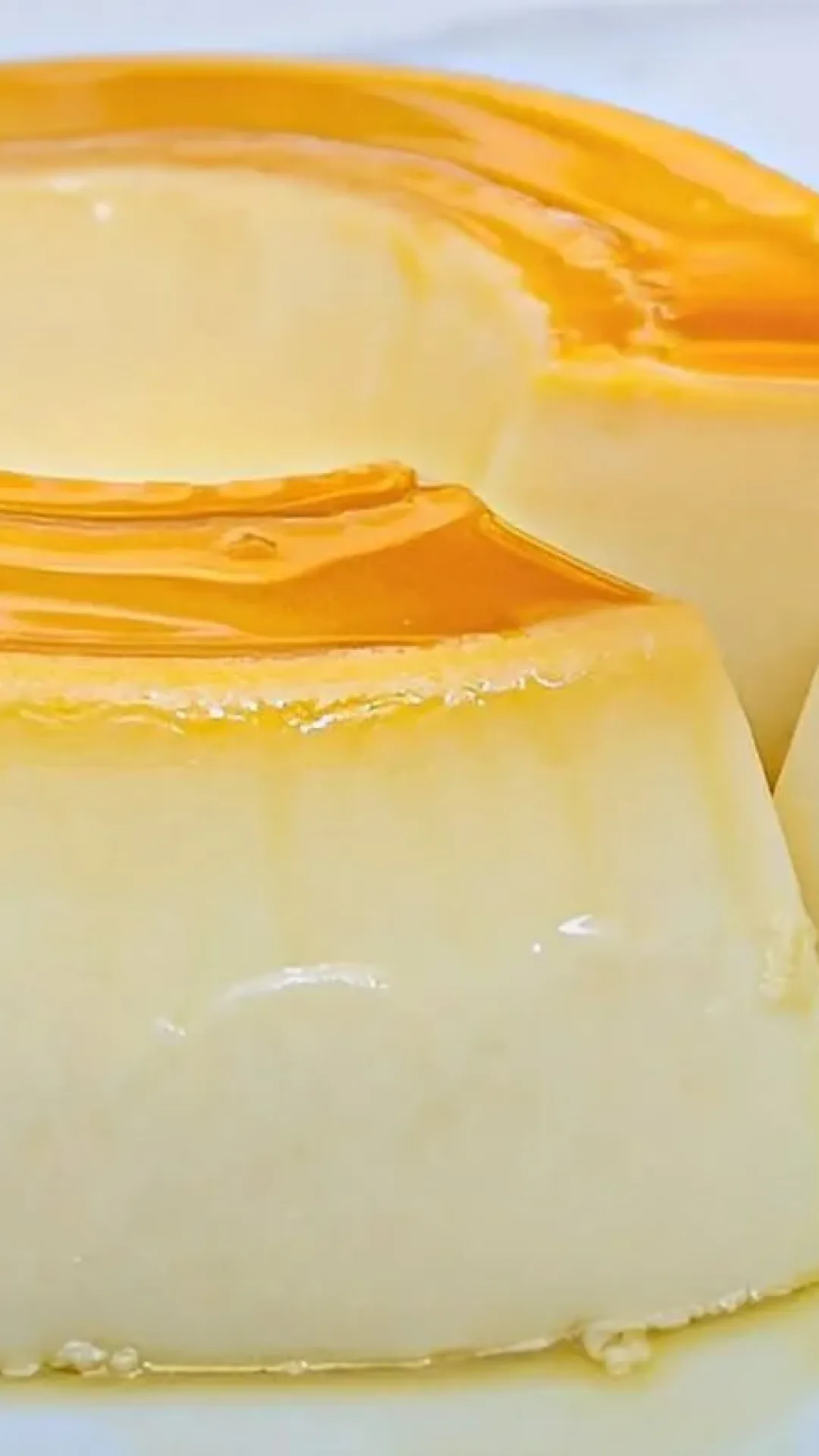 Pudim sem forno rápido e prático basta bater os ingredientes no liquidificador e levar para gelar