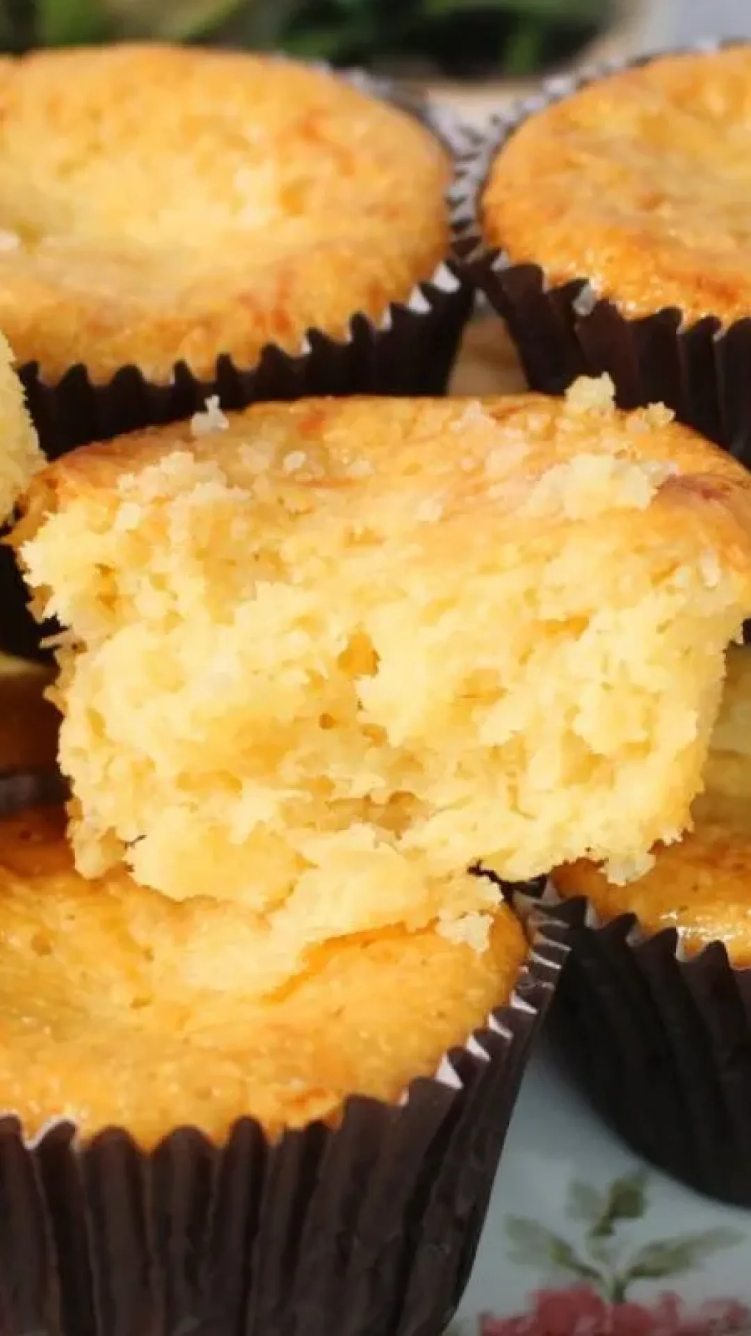 Queijadinha cremosa feita com poucos ingredientes, que fica simplesmente irresistível