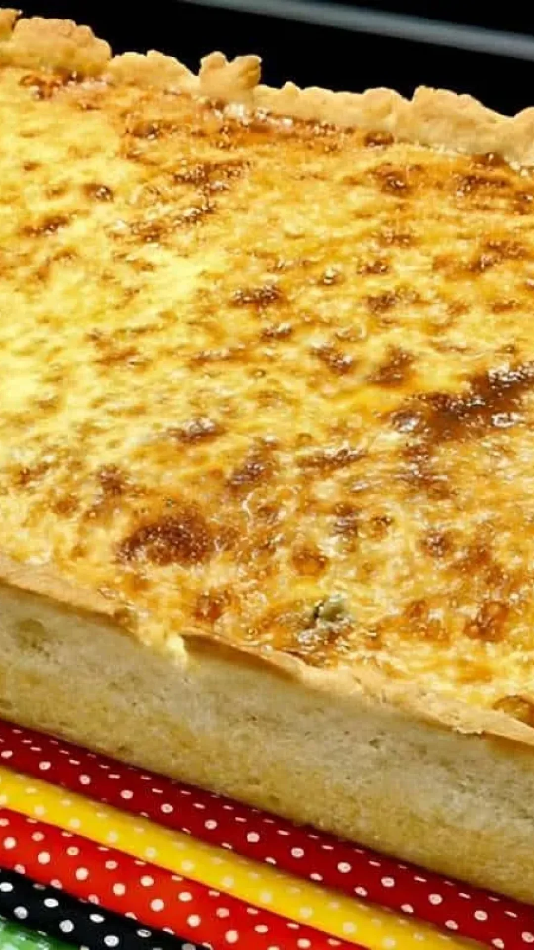 Quiche especial com atum tomate e queijo uma delícia muito fácil de fazer