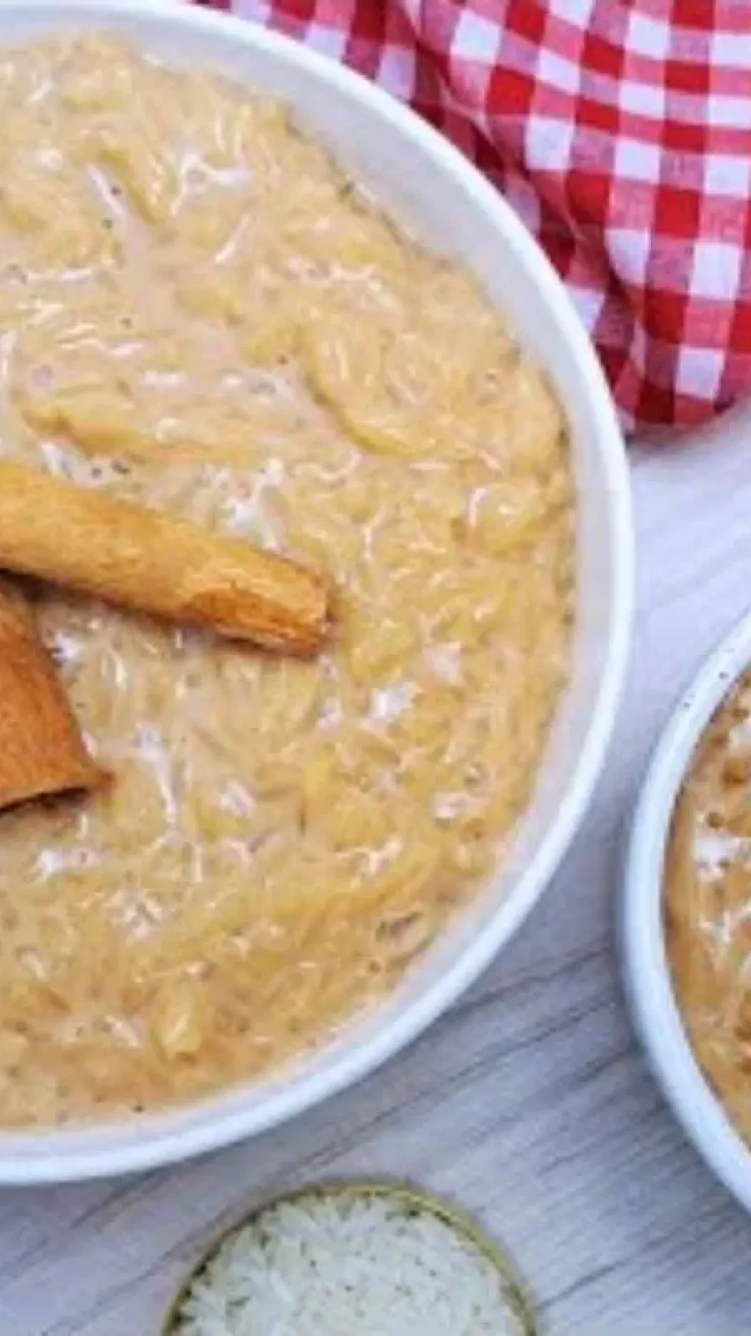 Receita de arroz doce caramelizado super cremoso e com um sabor delicioso para adoçar a sua tarde