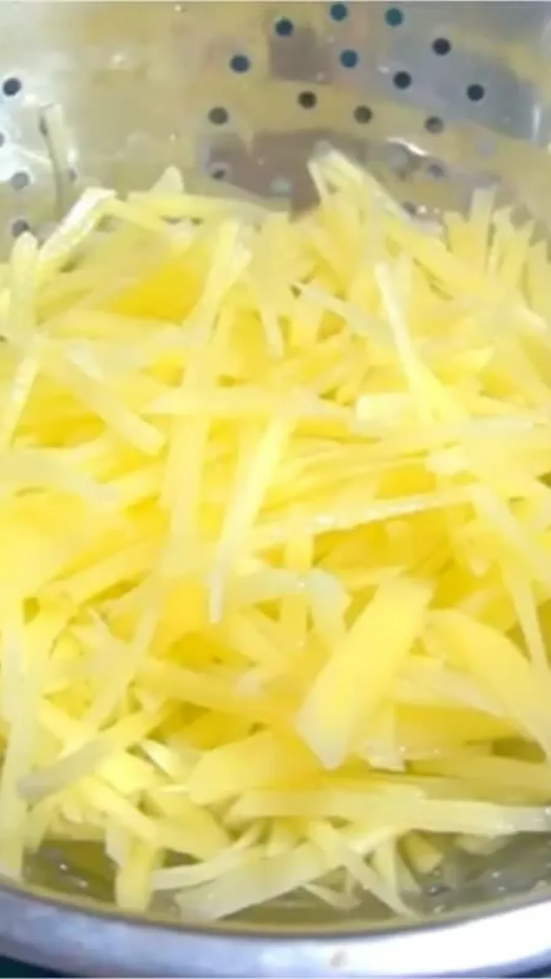 Receita de batata frita diferente para você inovar no almoço de domingo