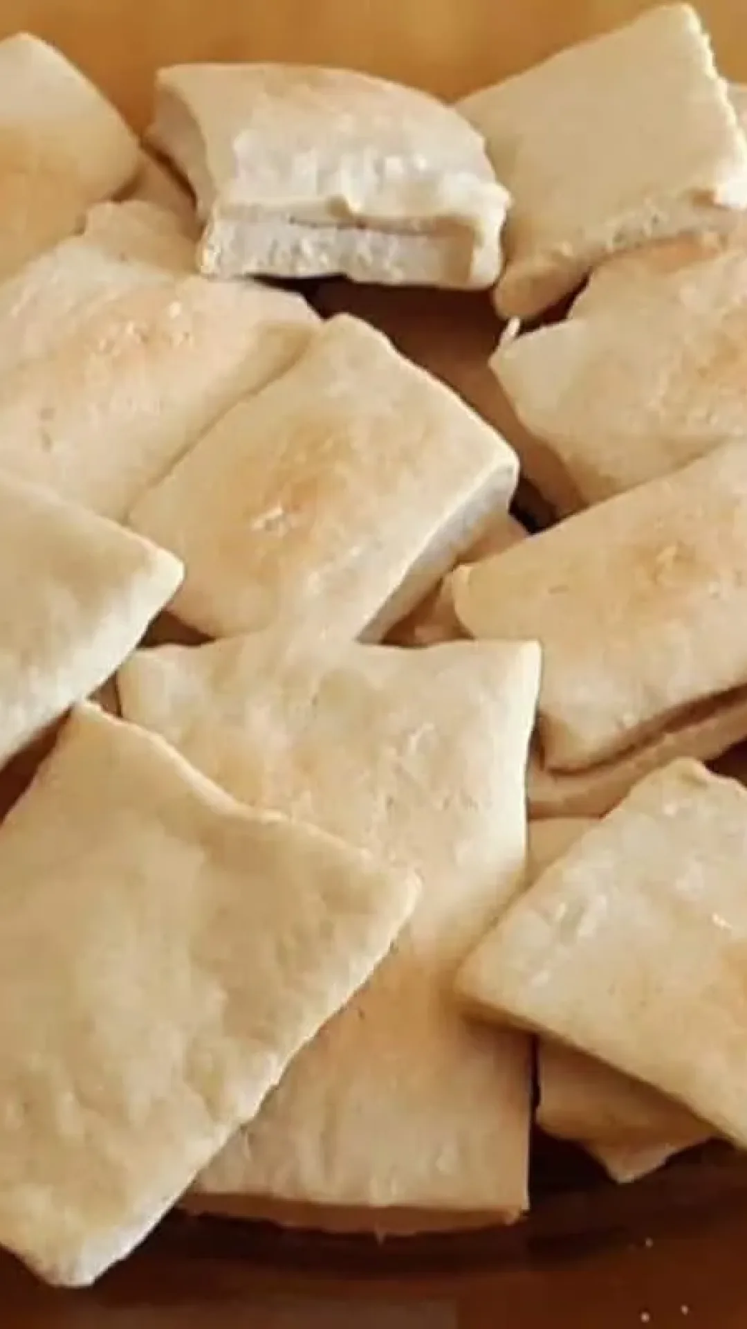 Receita de bolacha de água e sal muito simples de preparar e rende bastante