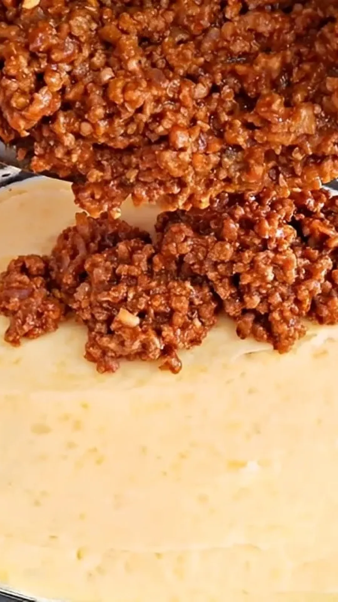 Receita de carne moída gratinada com purê de mandioca que vai agradar toda a família