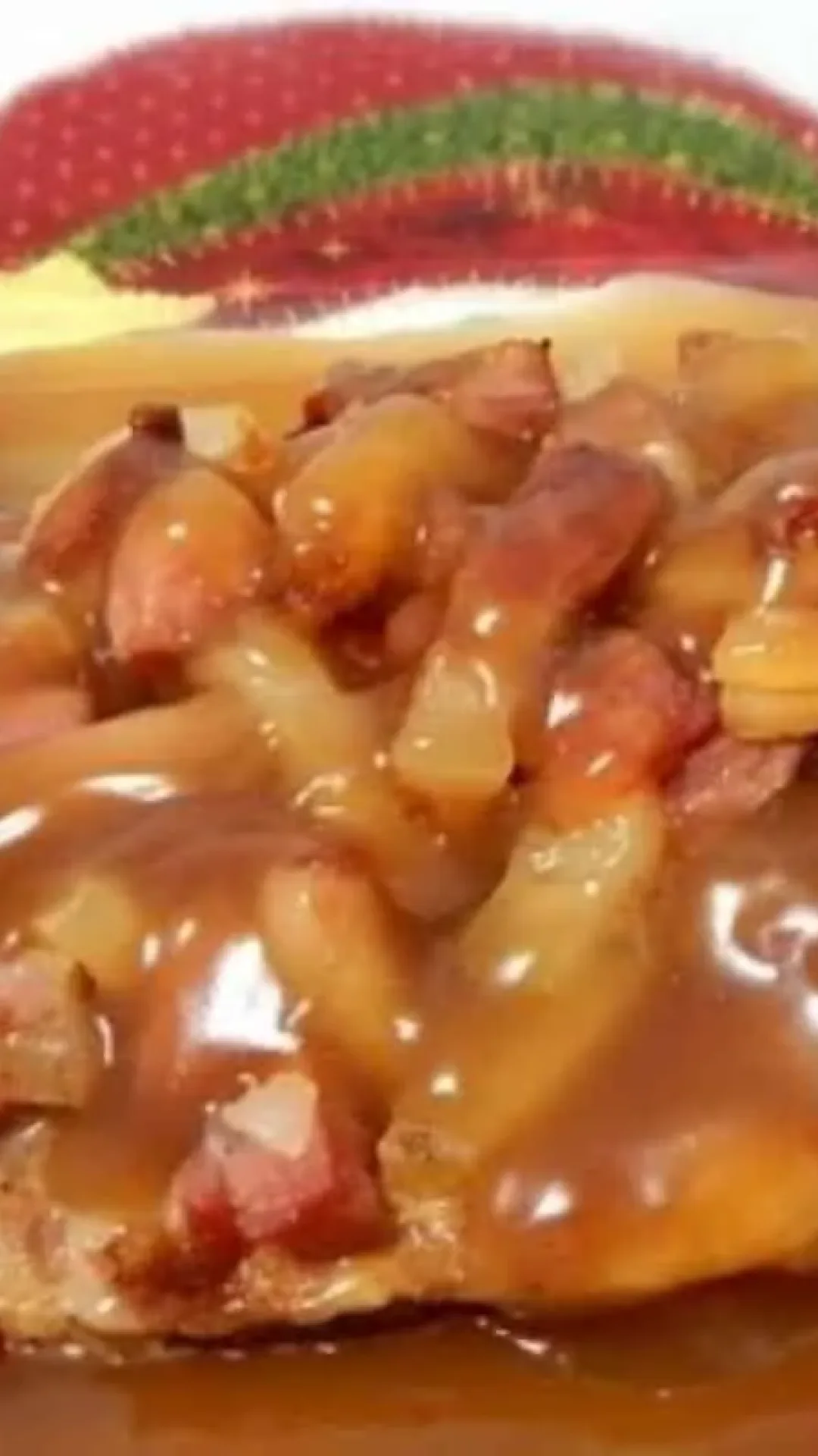 Receita de costela suína com bacon deliciosa para preparar no almoço de ano novo