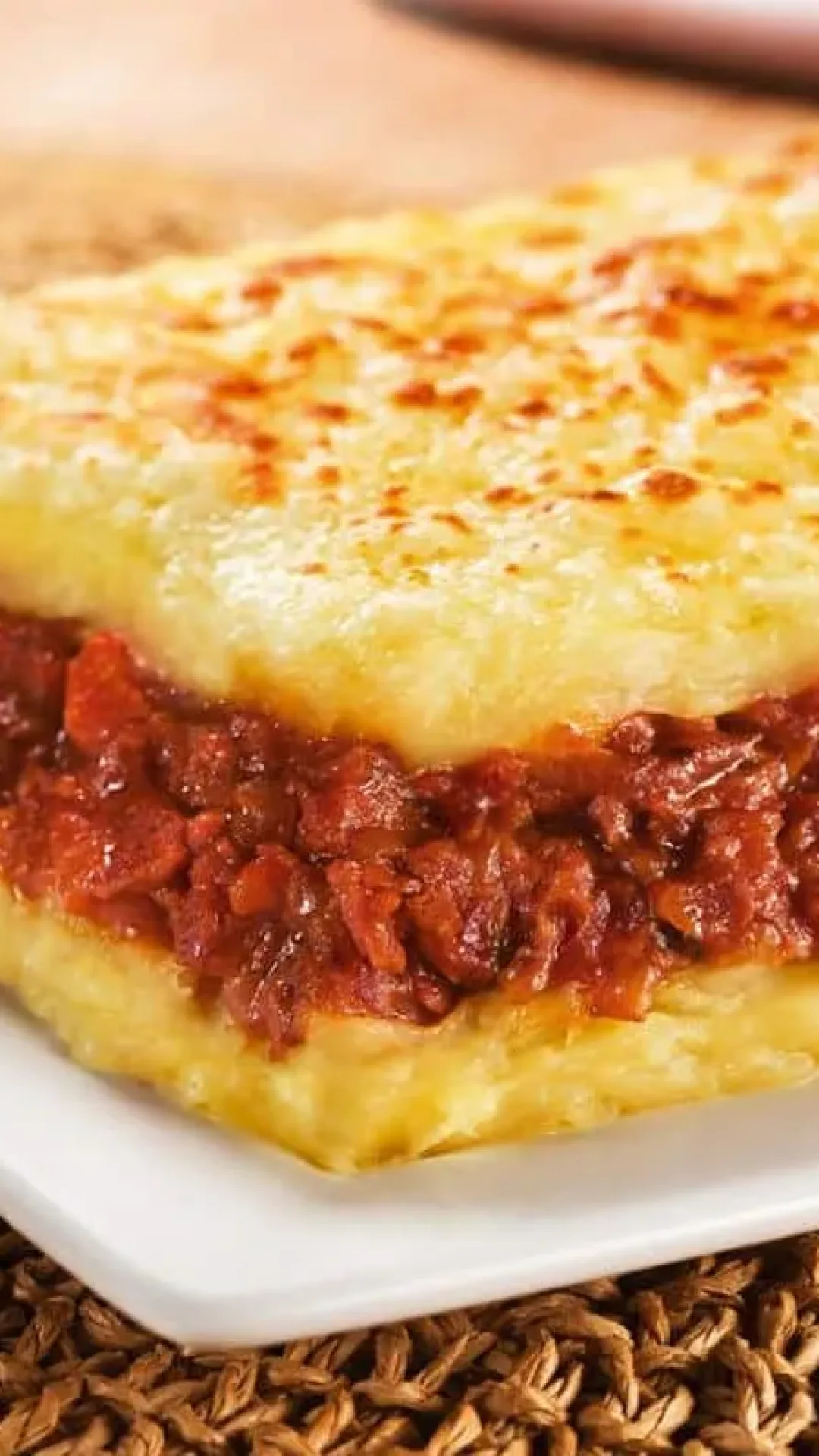 Receita de de escondidinho de batata com linguiça que você precisa experimentar