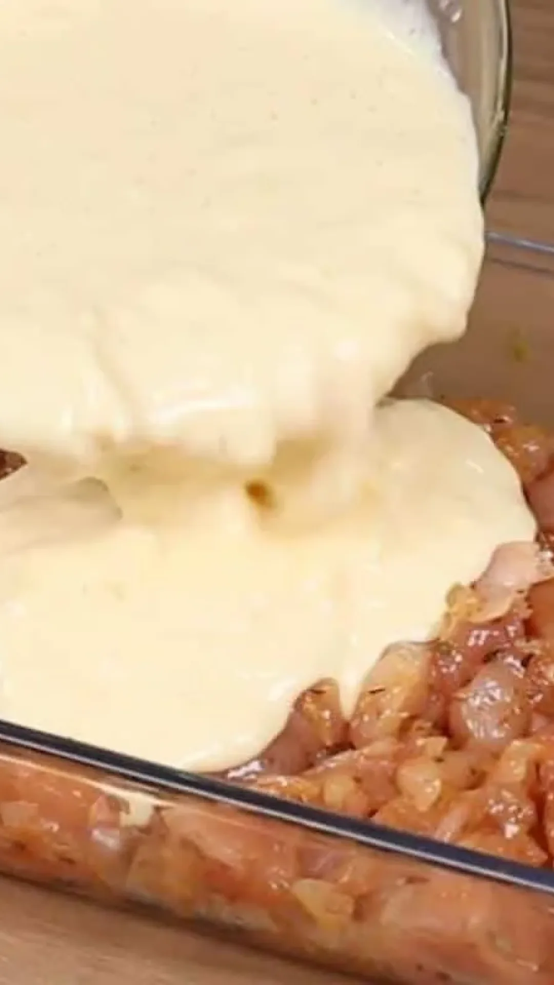 Receita de frango ao forno muito simples fica pronta em poucos minutos