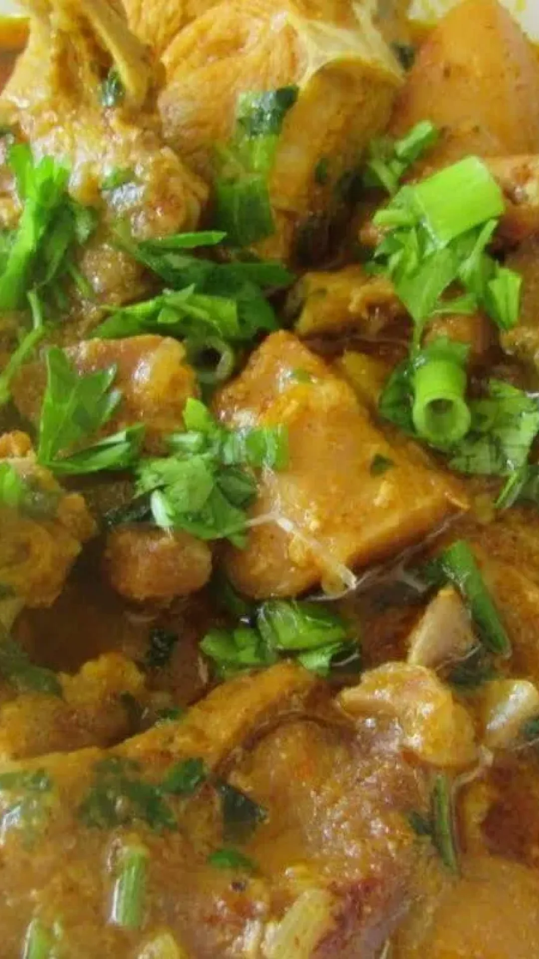 Receita de galinha caipira com gosto de roça para você fazer na sua casa hoje mesmo