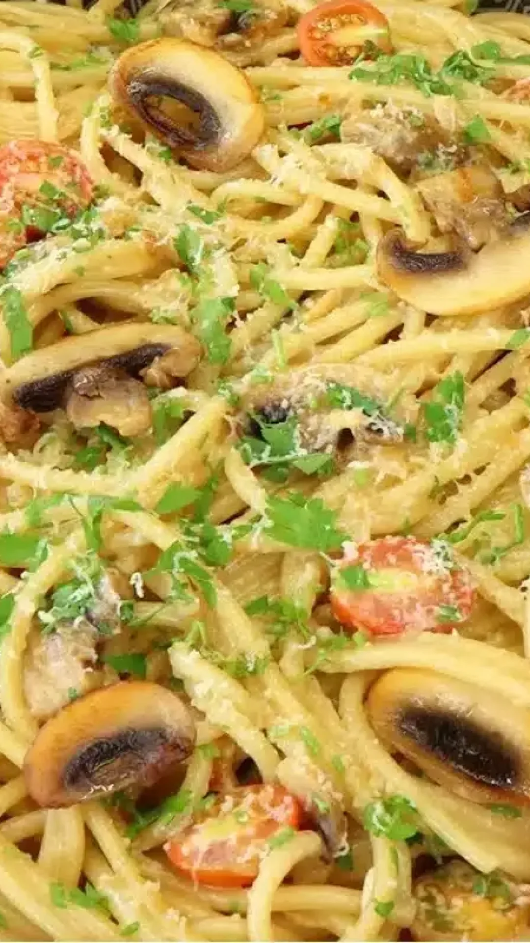 Receita de macarrão com cogumelos: parece prato de chef mas você pode fazer hoje mesmo