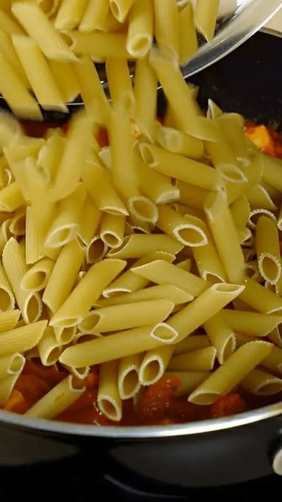 Receita de macarrão fácil prática e rápida para o almoço ou jantar