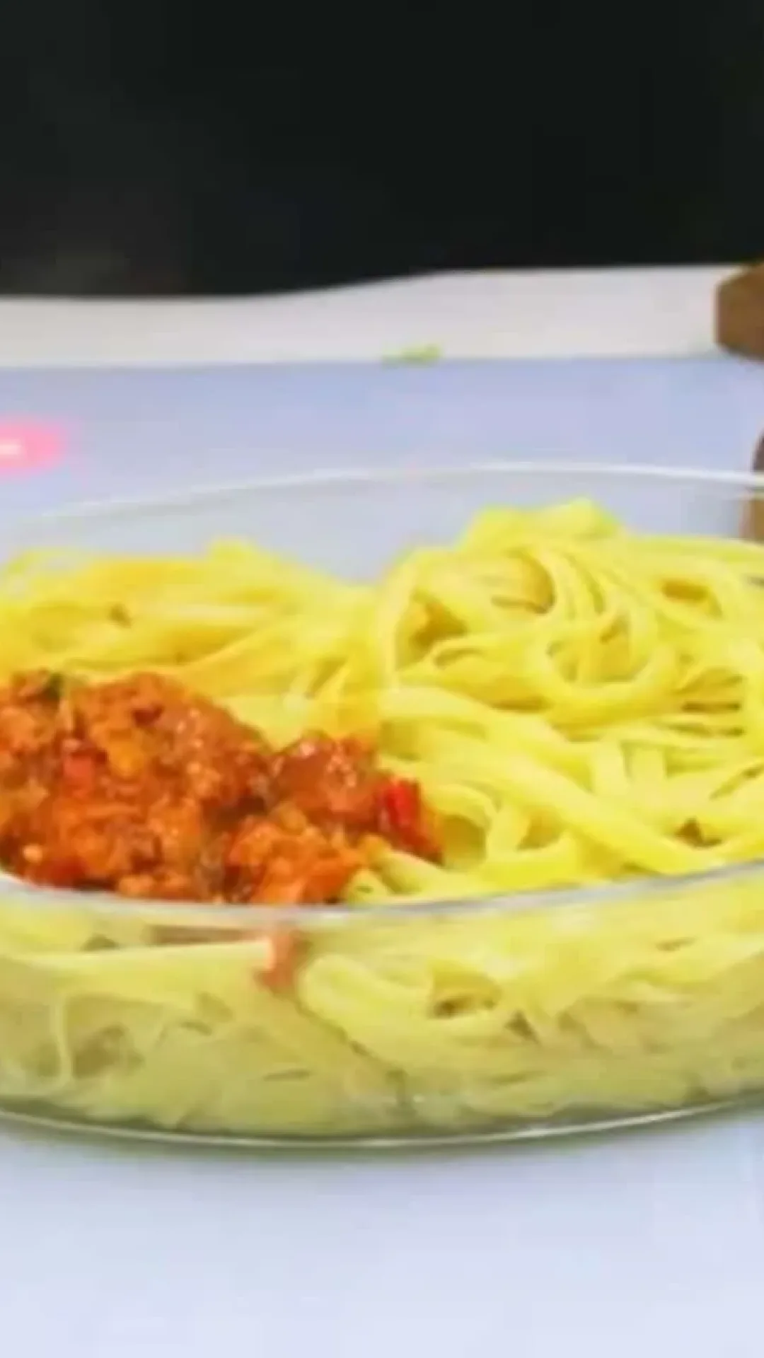 Receita de macarronada de domingo perfeita que minha mãe faz todo fim de semana na casa dela