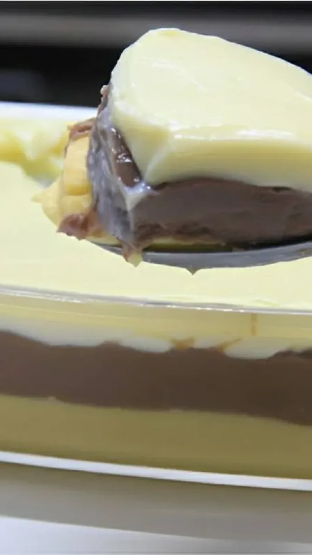 Receita de natal: sobremesa cremosa na travessa que leve ingredientes bem simples