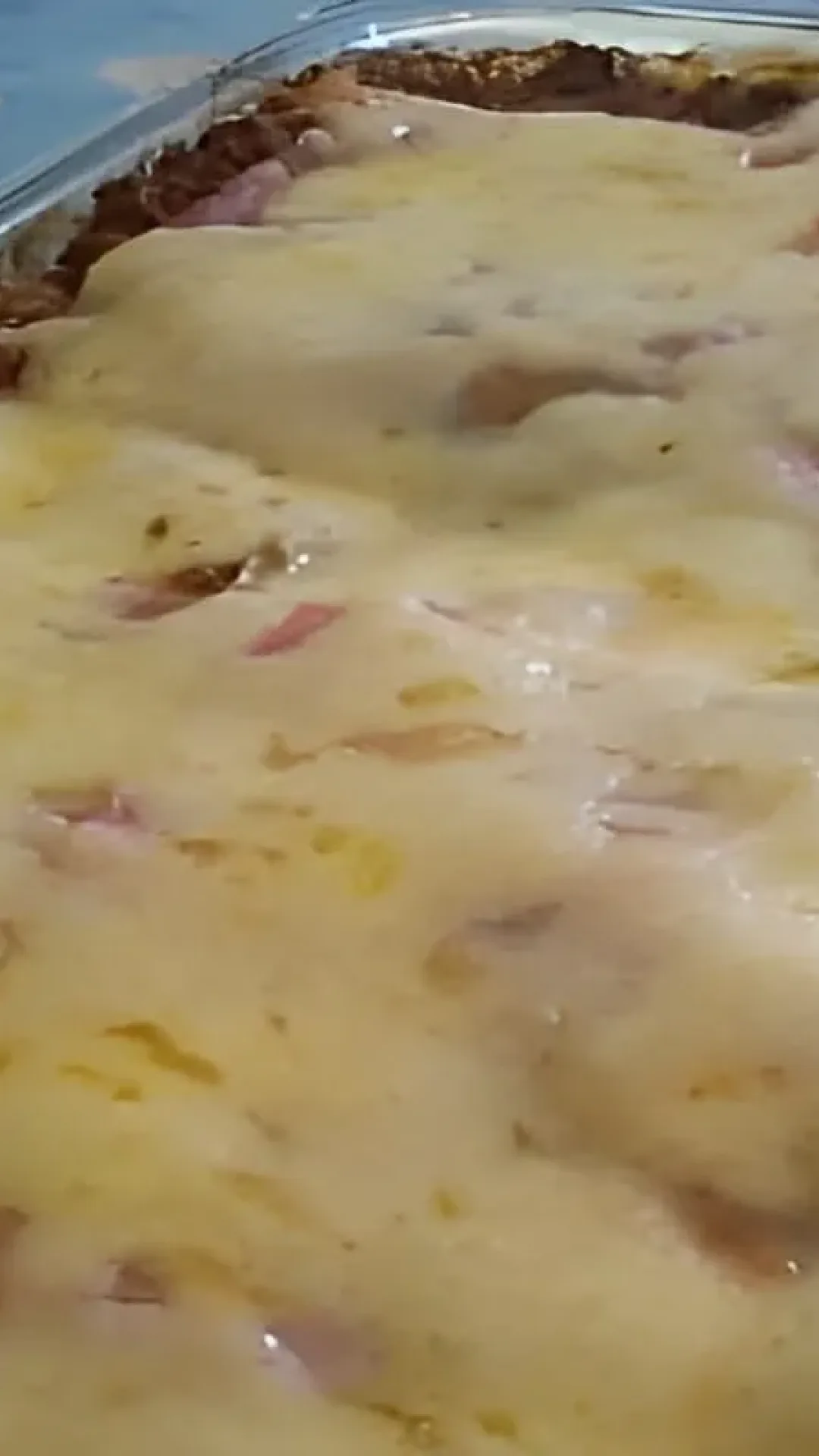 Receita de restaurante italiano lasanha à bolonhesa com molho branco e molho de carne