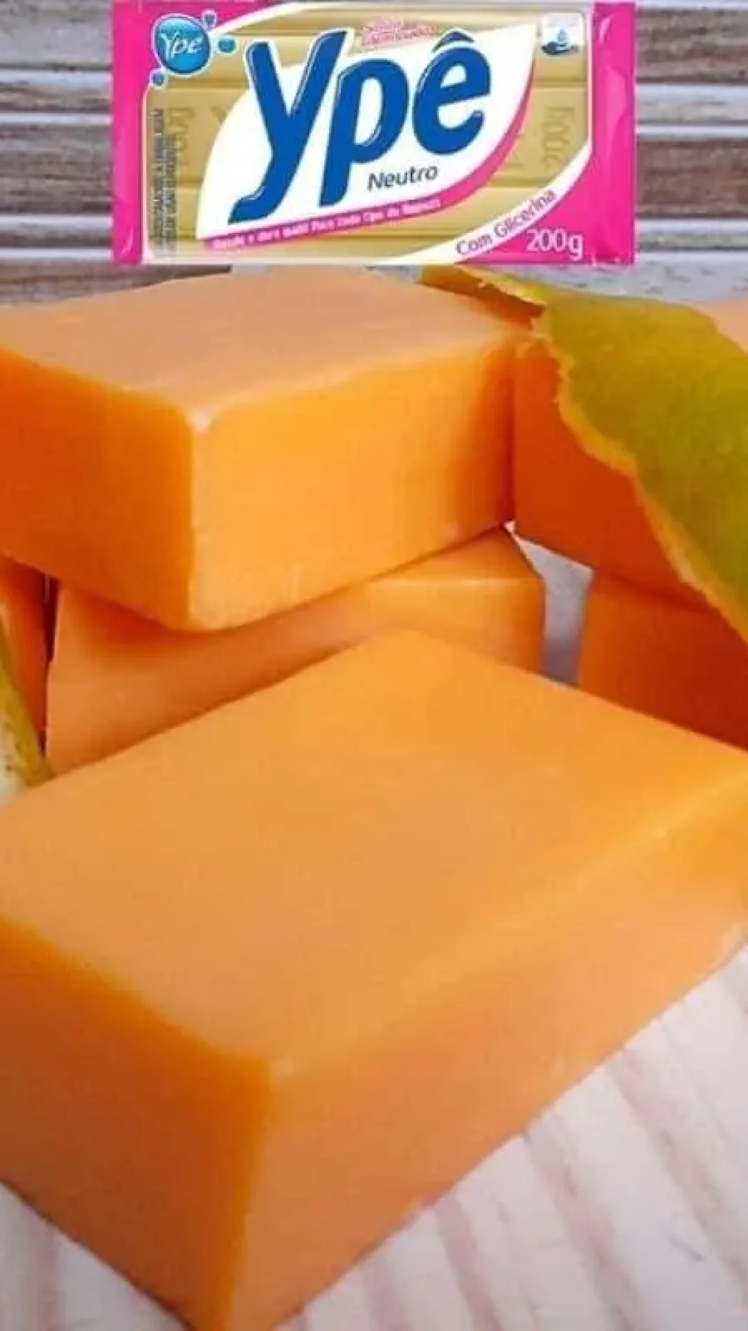 Receita de sabão com vinagre e laranja não desmancha fácil na água e rende muito
