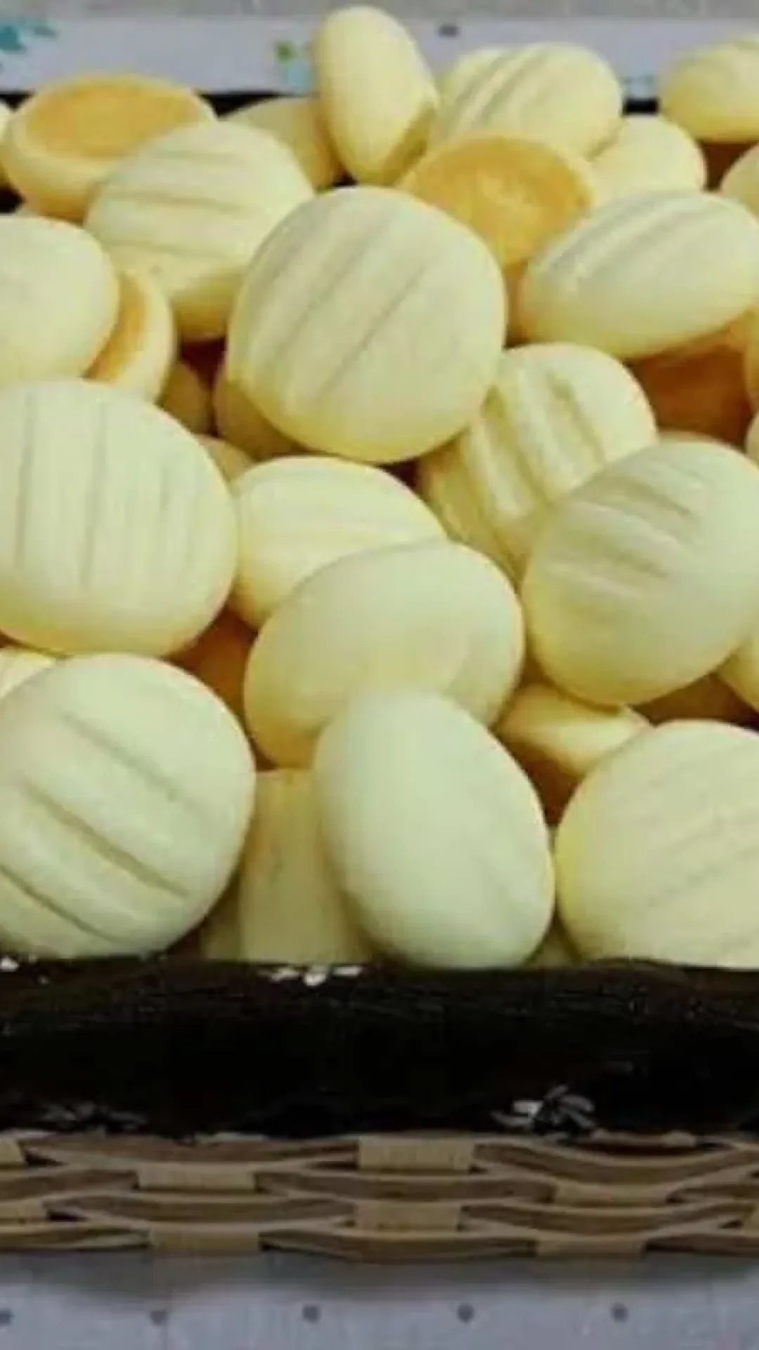 Receitinha fácil de bolachinha caseira para o café que desmancha na boca