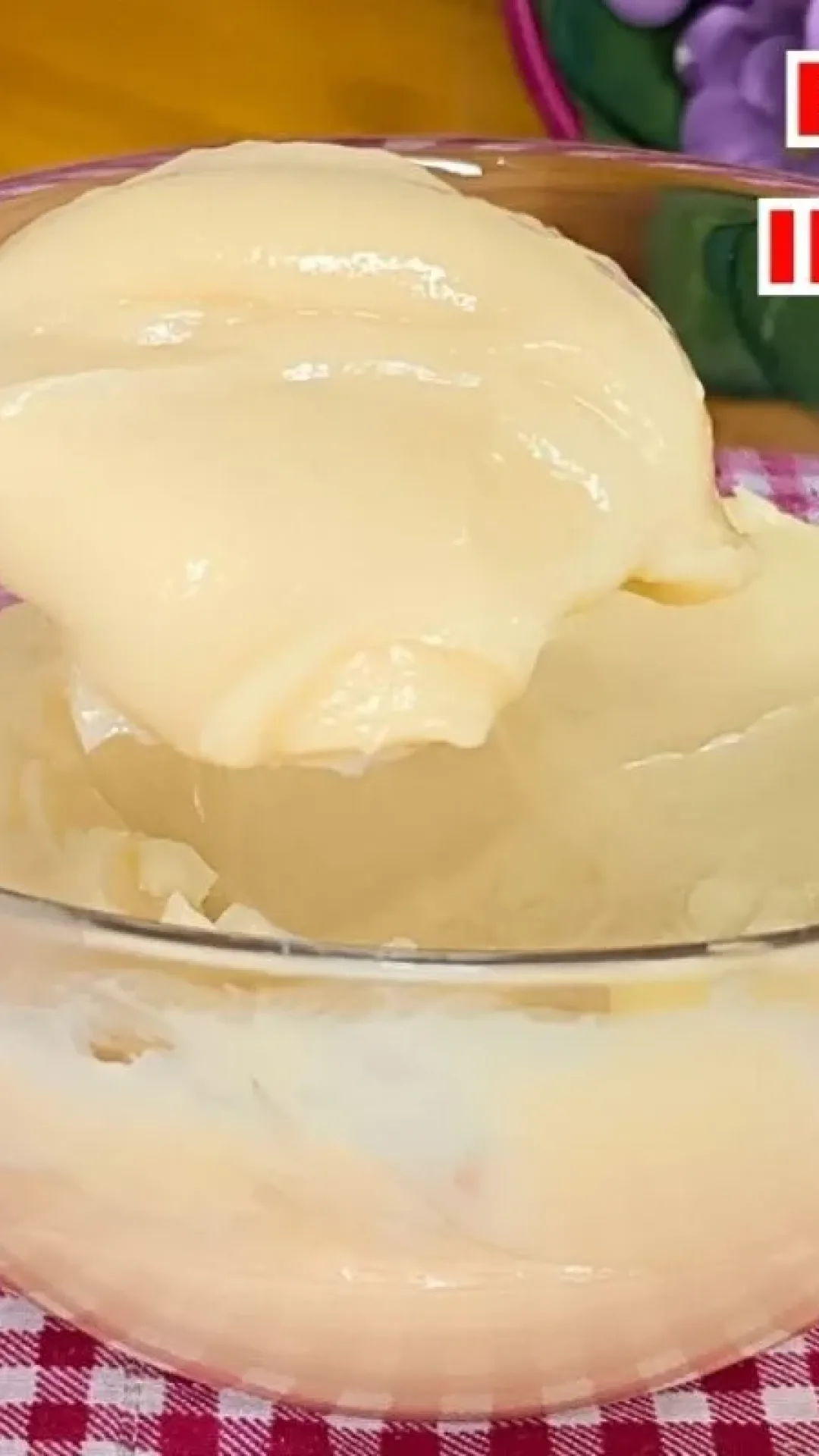 Recheio de 2 ingredientes cremoso e firme, uma receita coringa incrível para estruturar bolos e doces