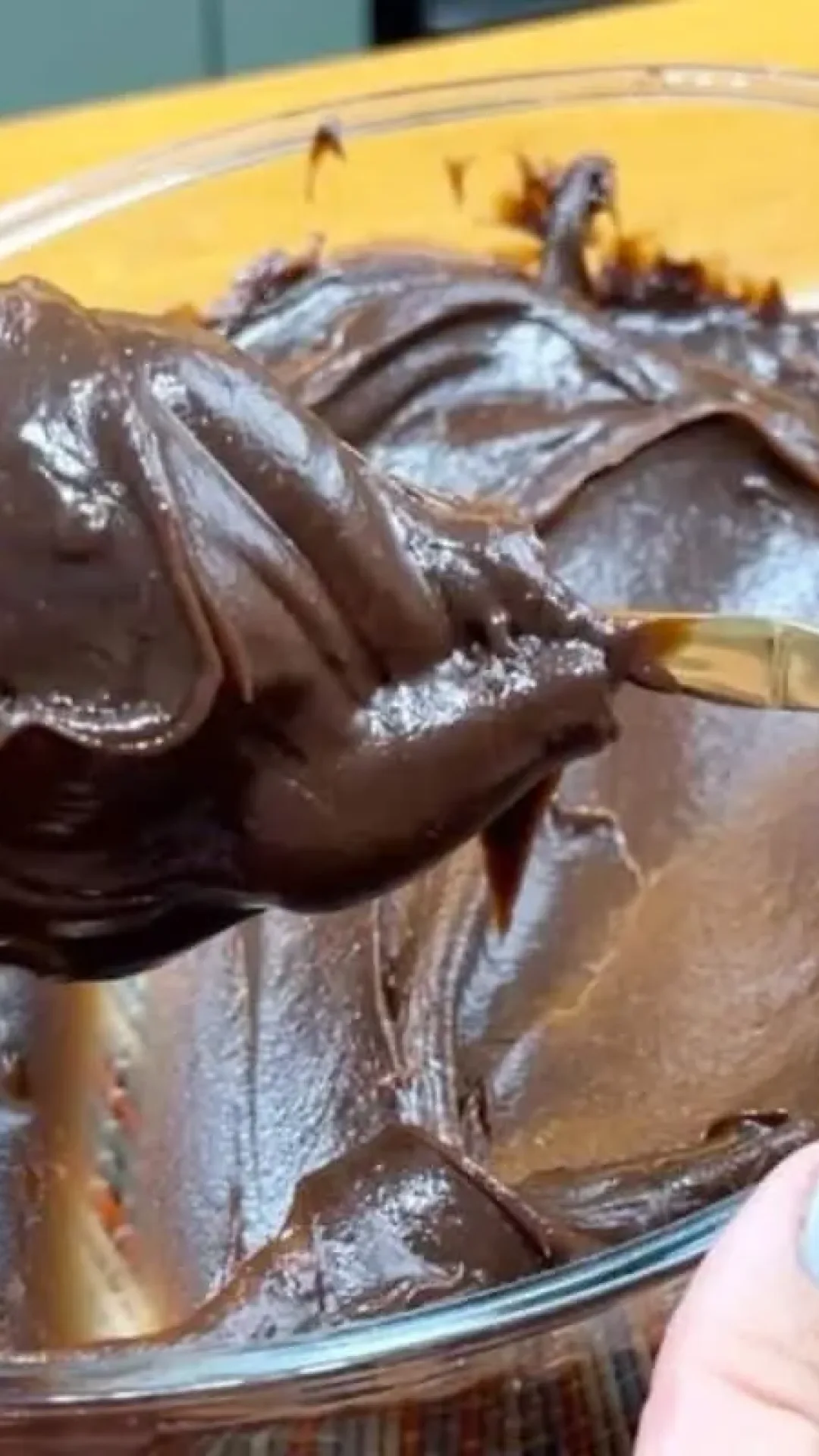 Recheio de brigadeiro: a base ideal e muito cremosa para rechear seus bolos e sobremesas favoritas