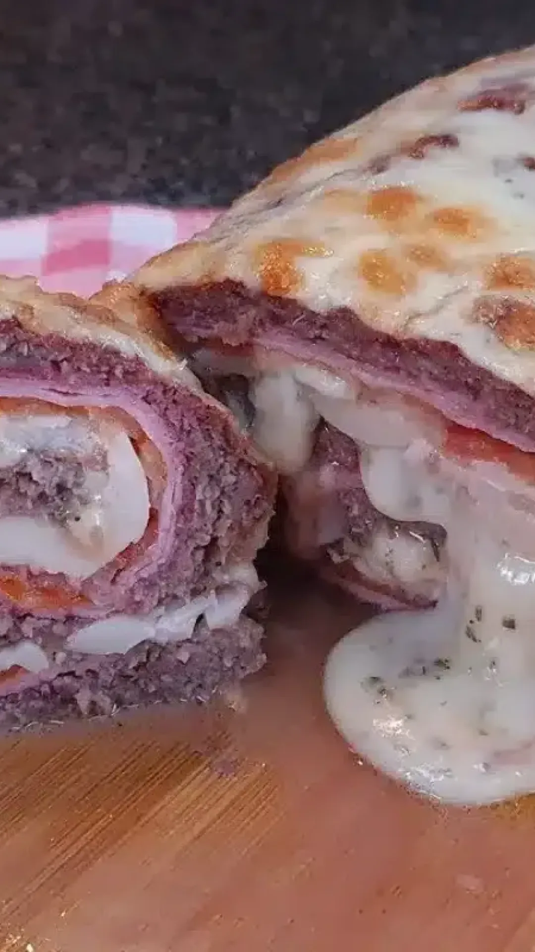 Rocambole de carne moída: quando faço essa receita não resseca e fica bem suculento